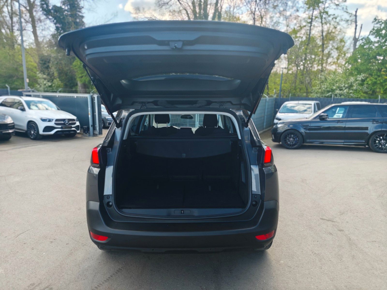 Fahrzeugabbildung Peugeot 5008*7 SITZER*AUTOMATIK*VIRTUELL*PACK ASSIST*2.H