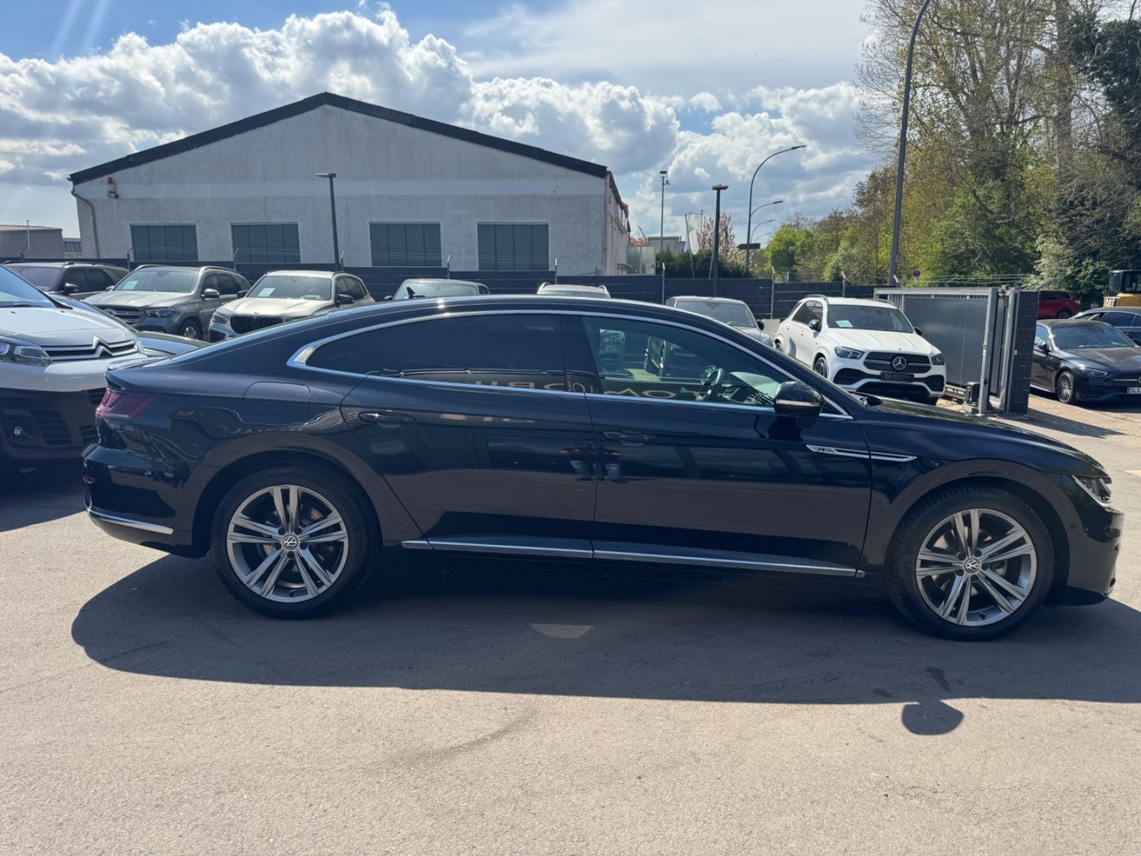Fahrzeugabbildung Volkswagen ARTEON R-LINE*AUT*2.HD*ALCANTARA*LED*KAMERA*ACC*