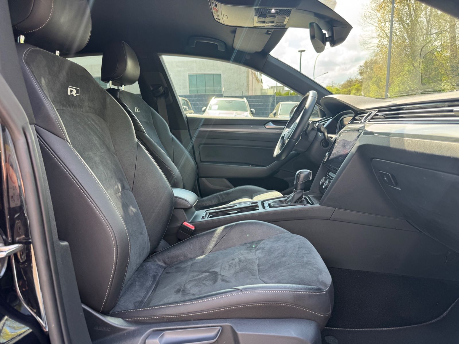 Fahrzeugabbildung Volkswagen ARTEON R-LINE*AUT*2.HD*ALCANTARA*LED*KAMERA*ACC*