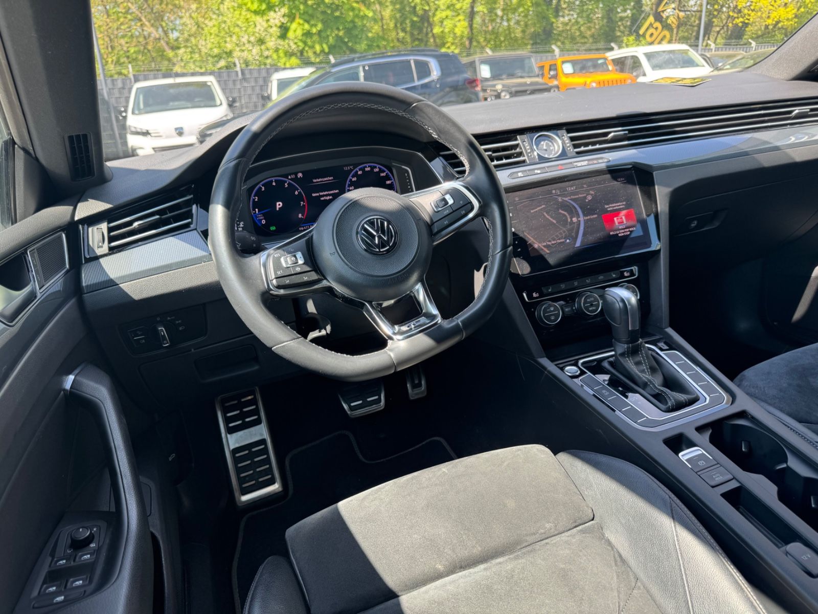 Fahrzeugabbildung Volkswagen ARTEON R-LINE*AUT*2.HD*ALCANTARA*LED*KAMERA*ACC*