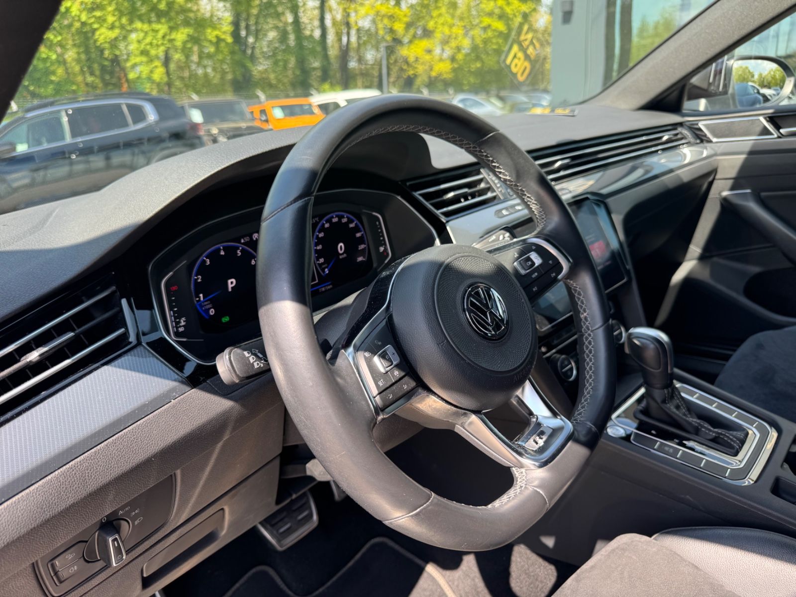 Fahrzeugabbildung Volkswagen ARTEON R-LINE*AUT*2.HD*ALCANTARA*LED*KAMERA*ACC*