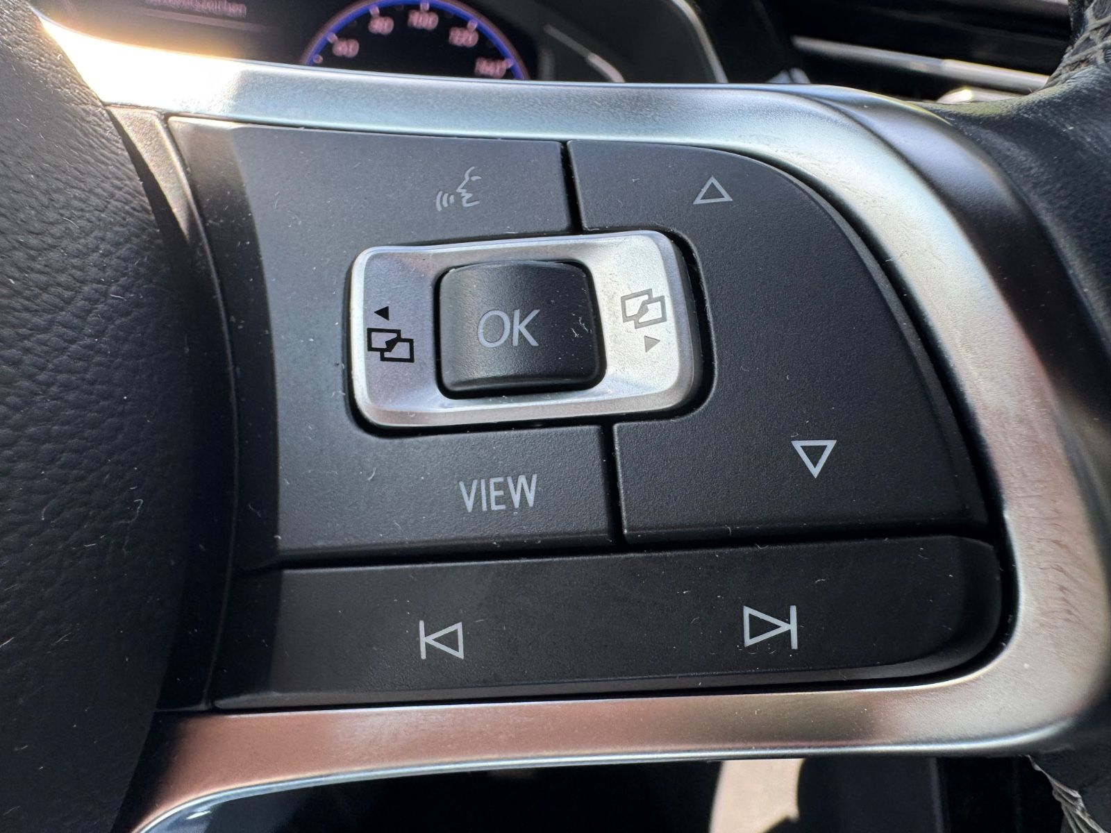 Fahrzeugabbildung Volkswagen ARTEON R-LINE*AUT*2.HD*ALCANTARA*LED*KAMERA*ACC*