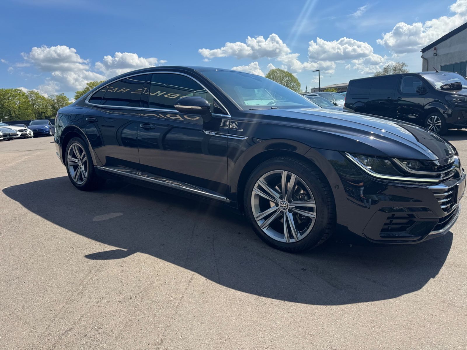 Fahrzeugabbildung Volkswagen ARTEON R-LINE*AUT*2.HD*ALCANTARA*LED*KAMERA*ACC*
