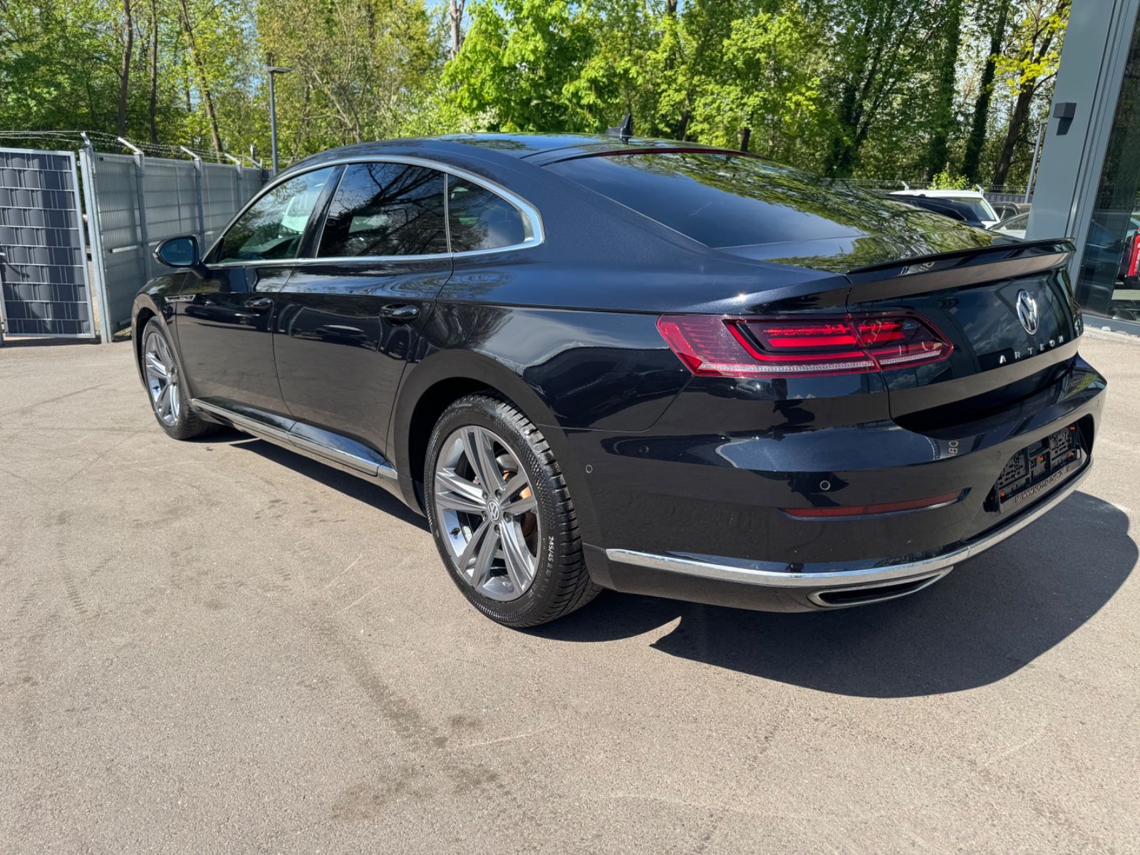 Fahrzeugabbildung Volkswagen ARTEON R-LINE*AUT*2.HD*ALCANTARA*LED*KAMERA*ACC*