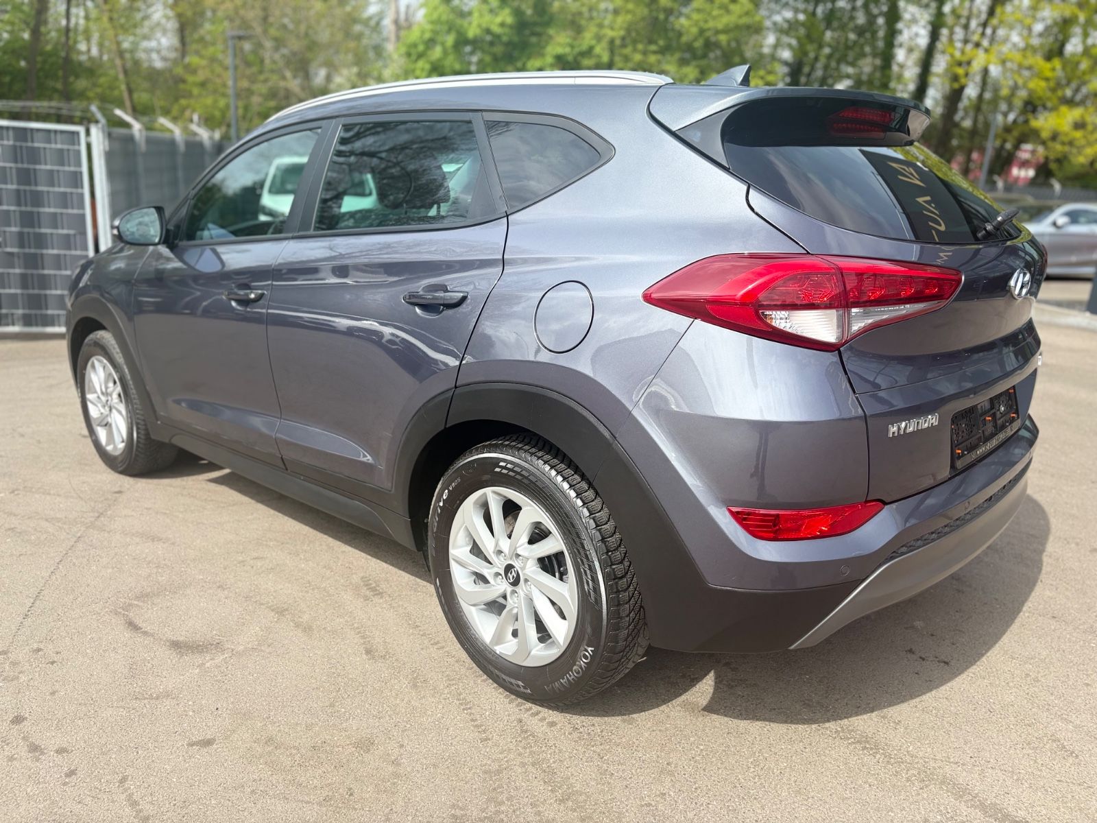 Fahrzeugabbildung Hyundai TUCSON BLUE TREND*KAMERA*NAVI*SITZHEIZUNG*1.HAND