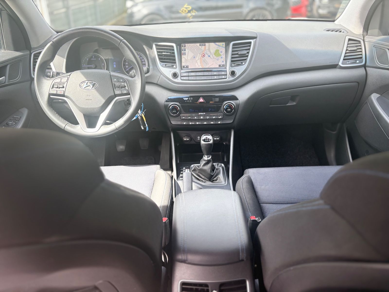 Fahrzeugabbildung Hyundai TUCSON BLUE TREND*KAMERA*NAVI*SITZHEIZUNG*1.HAND