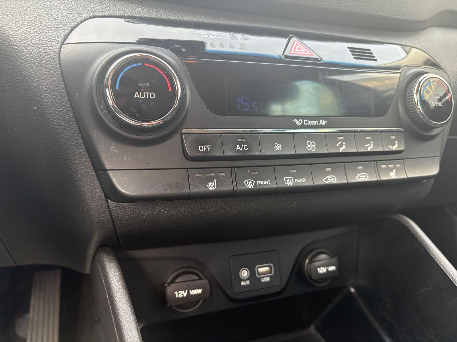 Fahrzeugabbildung Hyundai TUCSON BLUE TREND*KAMERA*NAVI*SITZHEIZUNG*1.HAND