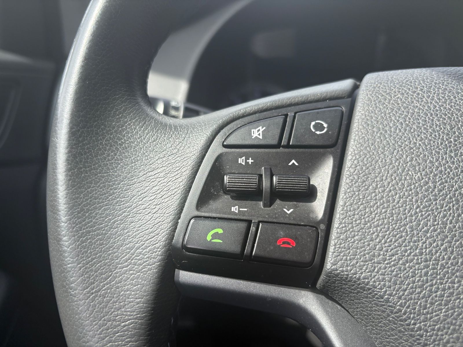 Fahrzeugabbildung Hyundai TUCSON BLUE TREND*KAMERA*NAVI*SITZHEIZUNG*1.HAND