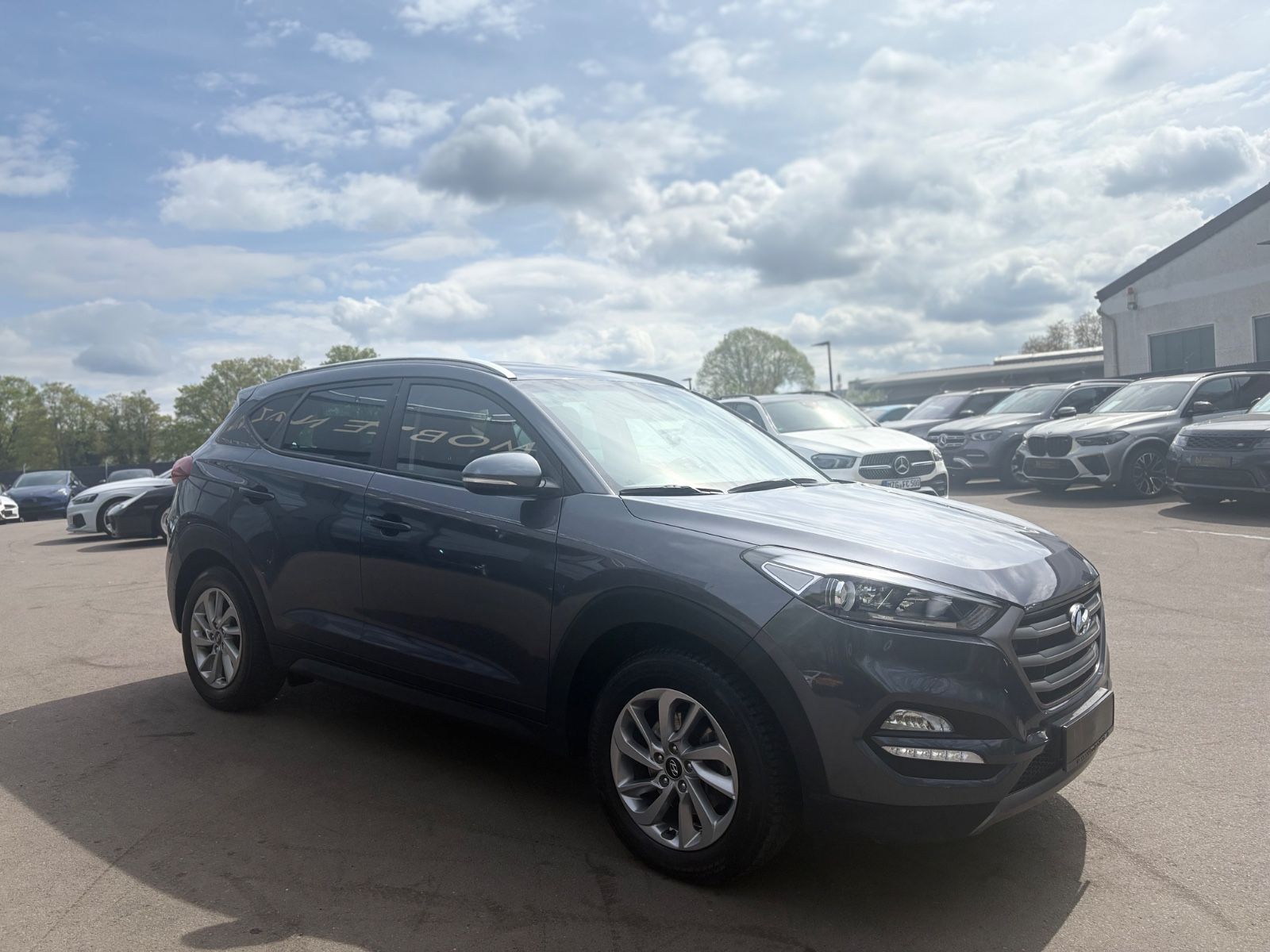 Fahrzeugabbildung Hyundai TUCSON BLUE TREND*KAMERA*NAVI*SITZHEIZUNG*1.HAND