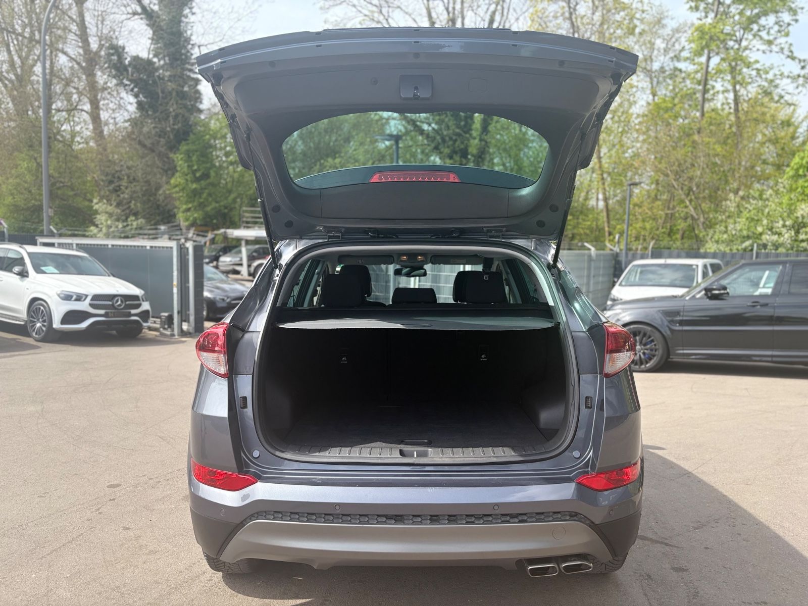 Fahrzeugabbildung Hyundai TUCSON BLUE TREND*KAMERA*NAVI*SITZHEIZUNG*1.HAND
