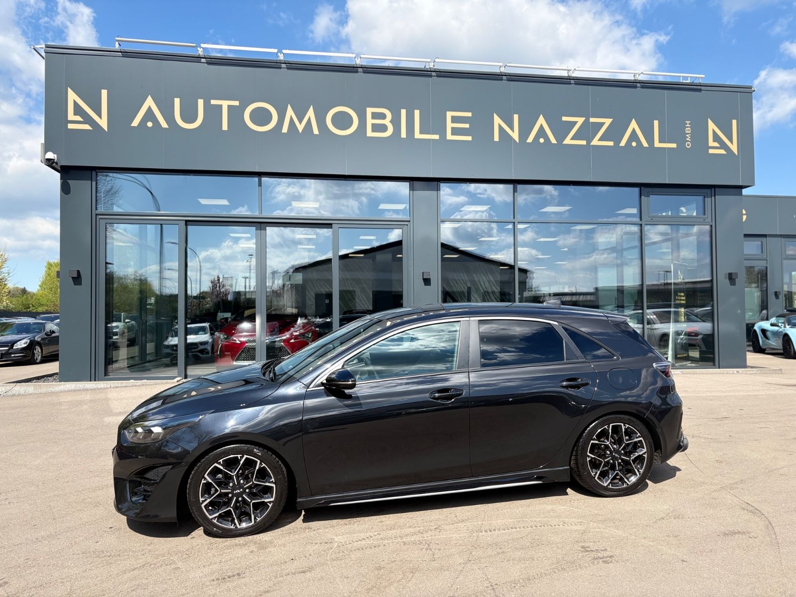 Fahrzeugabbildung Kia CEED GT LINE 1.5 T*SHZ*LED*DAB+*R-KAMERA*JBL*