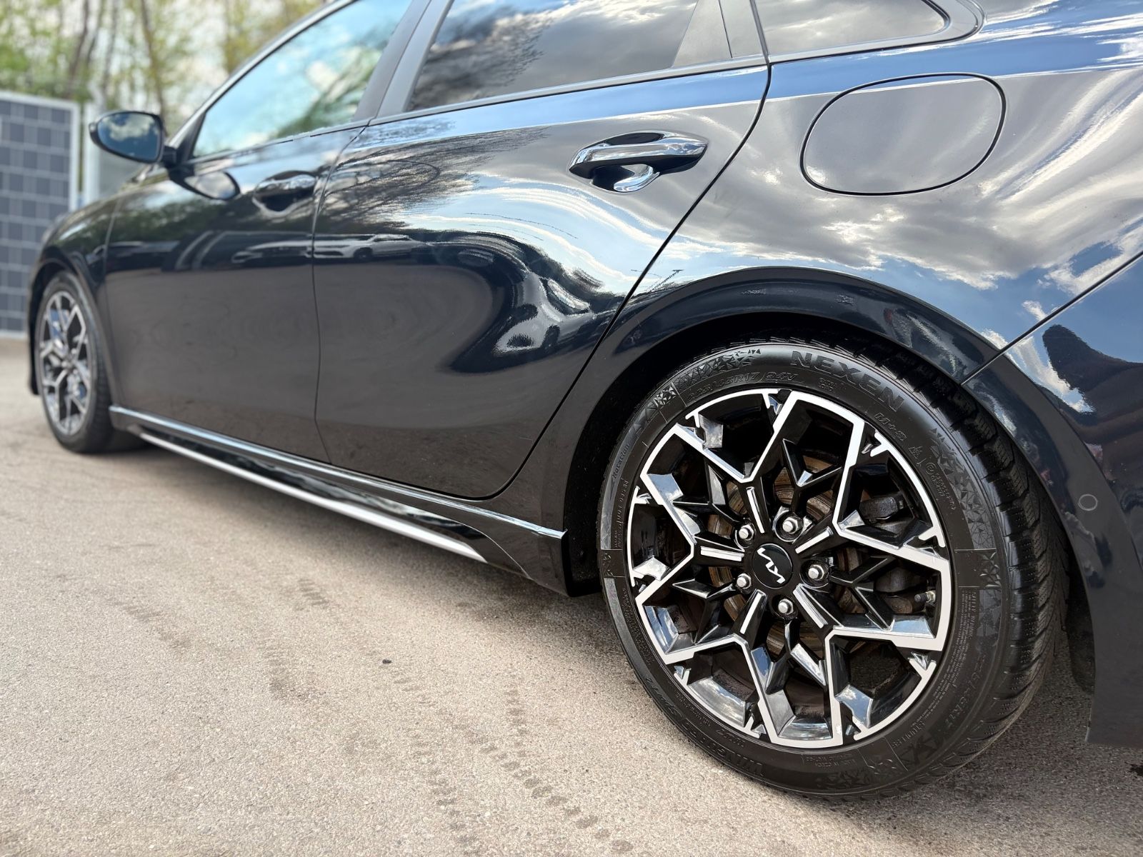 Fahrzeugabbildung Kia CEED GT LINE 1.5 T*SHZ*LED*DAB+*R-KAMERA*JBL*