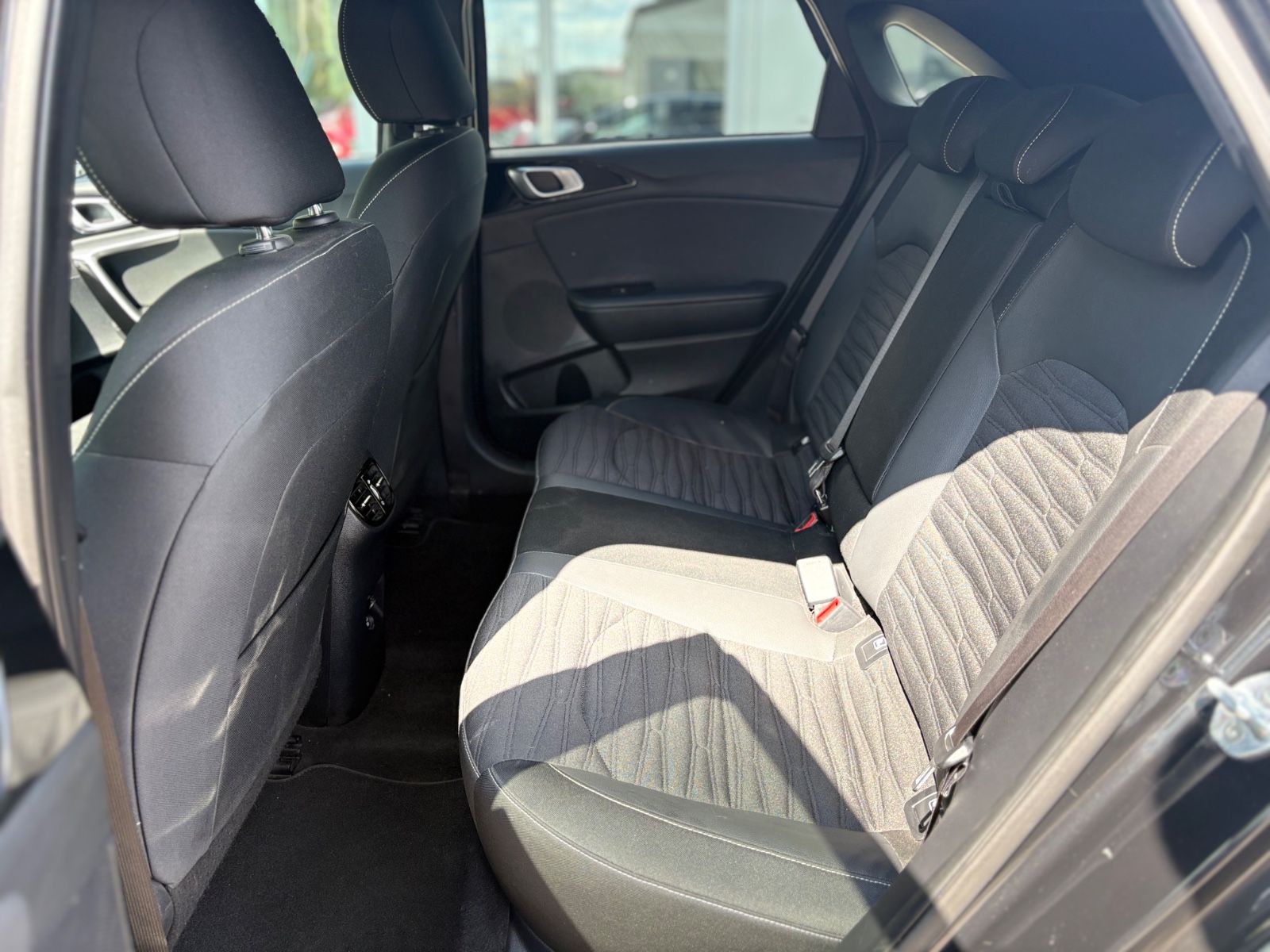 Fahrzeugabbildung Kia CEED GT LINE 1.5 T*SHZ*LED*DAB+*R-KAMERA*JBL*