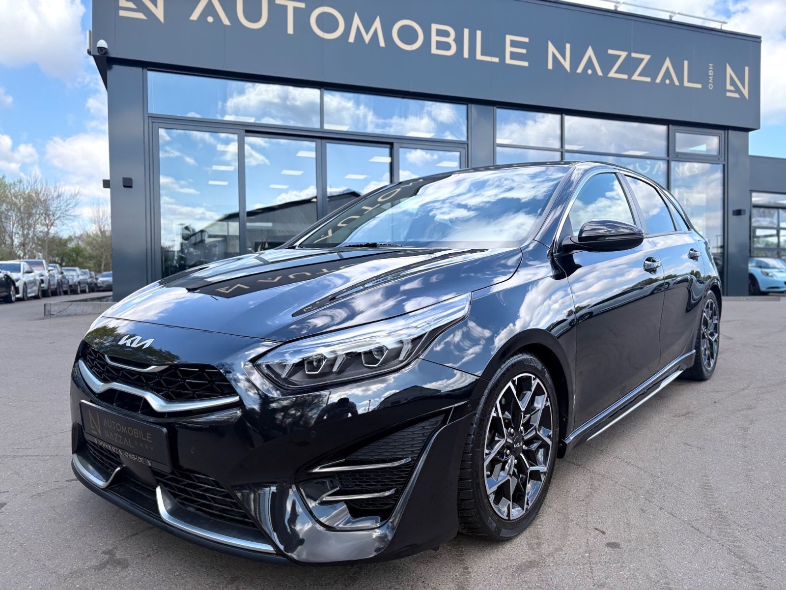 Fahrzeugabbildung Kia CEED GT LINE 1.5 T*SHZ*LED*DAB+*R-KAMERA*JBL*