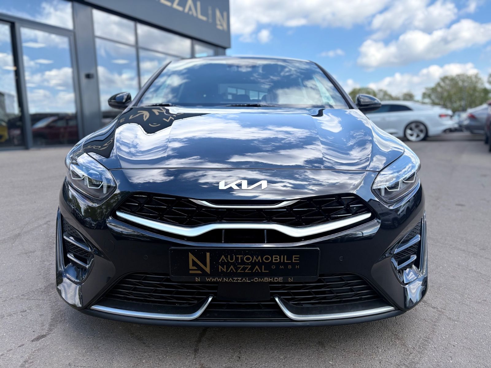 Fahrzeugabbildung Kia CEED GT LINE 1.5 T*SHZ*LED*DAB+*R-KAMERA*JBL*