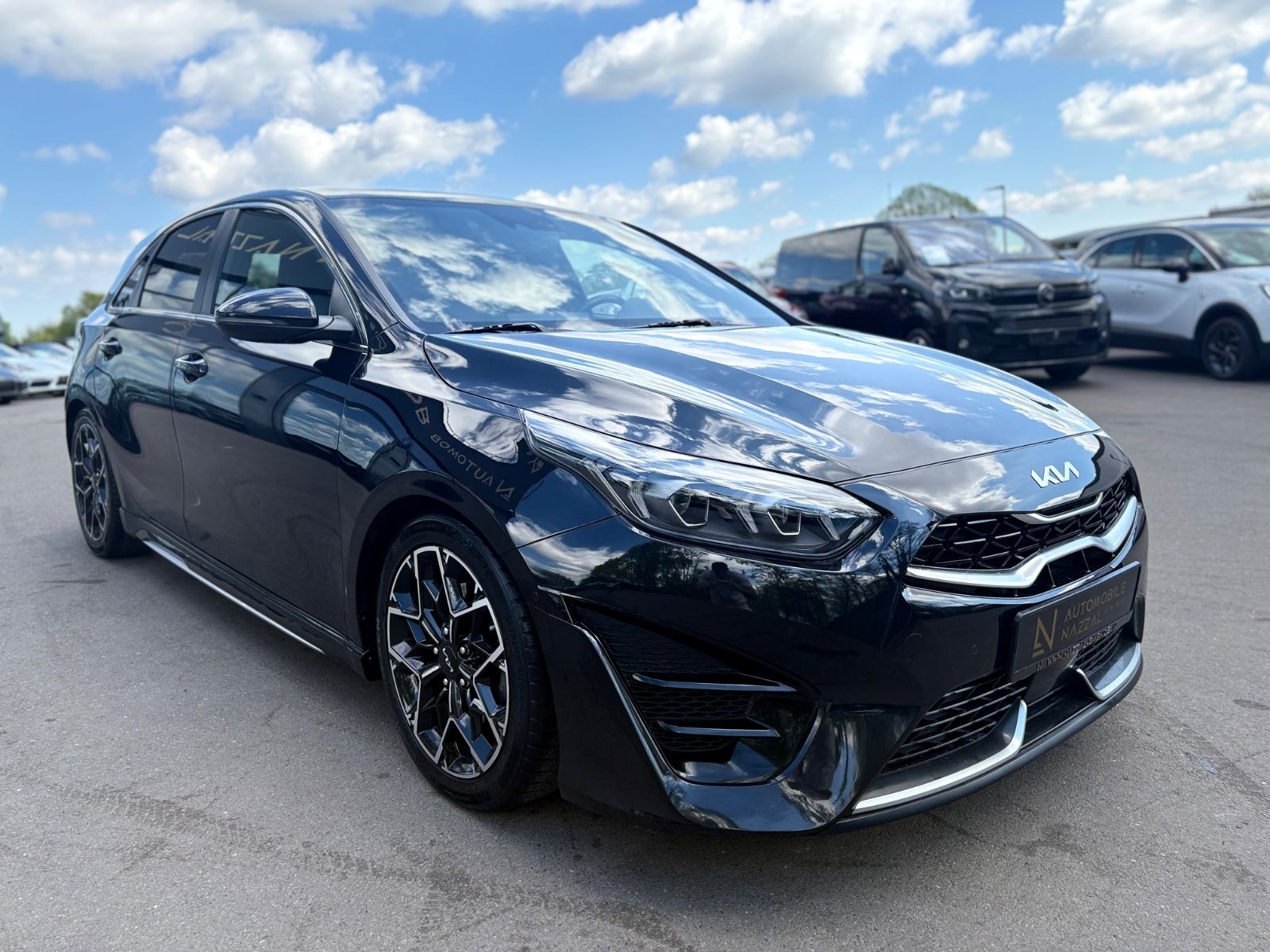 Fahrzeugabbildung Kia CEED GT LINE 1.5 T*SHZ*LED*DAB+*R-KAMERA*JBL*