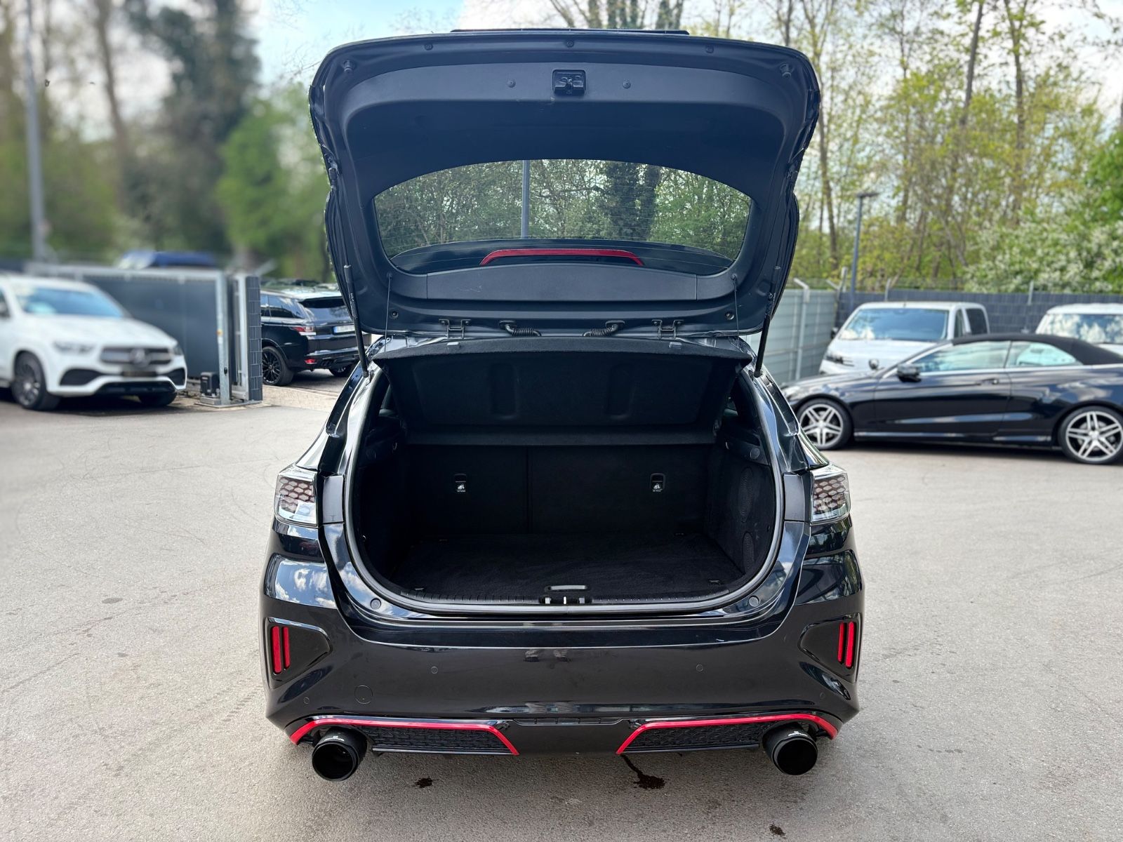 Fahrzeugabbildung Kia CEED GT LINE 1.5 T*SHZ*LED*DAB+*R-KAMERA*JBL*