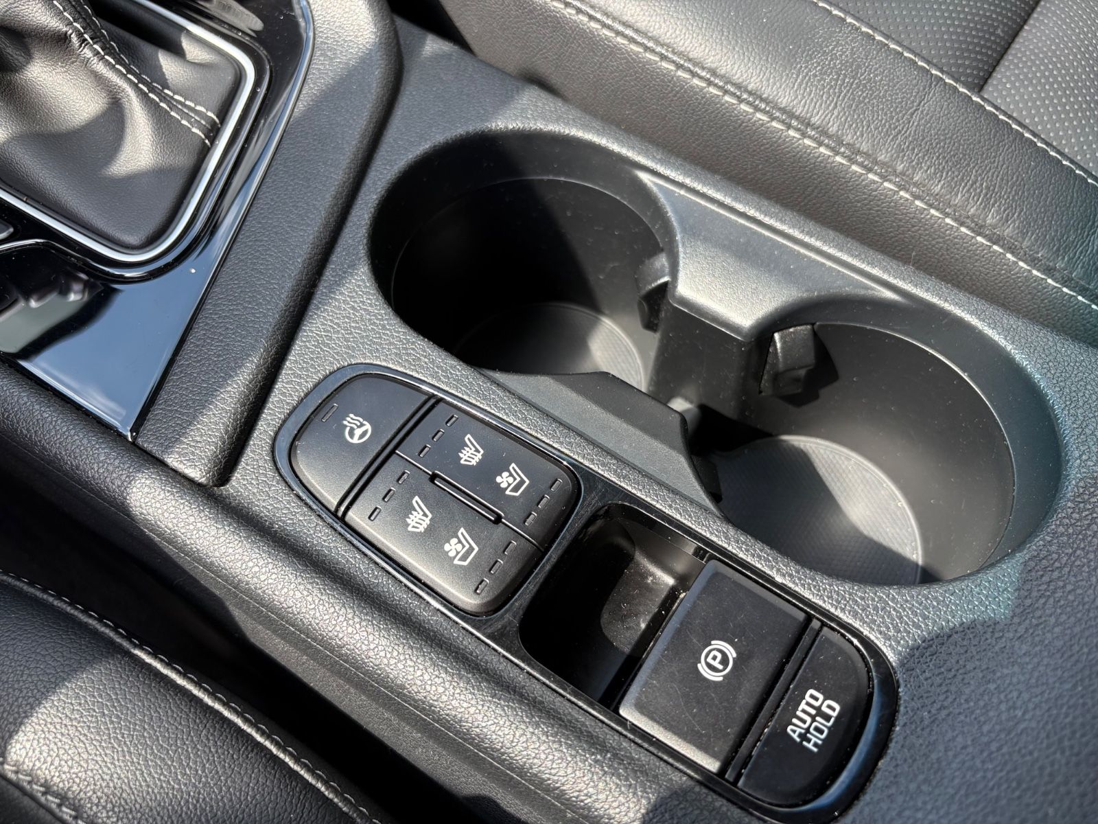 Fahrzeugabbildung Kia NIRO SPIRIT PLUG-IN HYBRID *SITZHEIZUNG*LEDER*