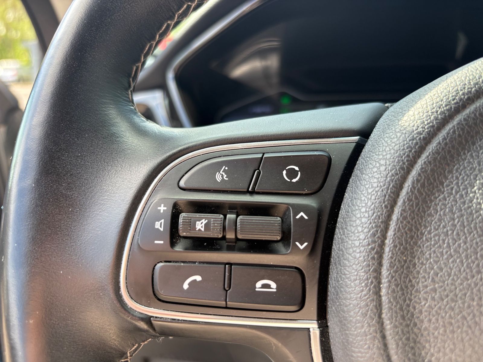 Fahrzeugabbildung Kia NIRO SPIRIT PLUG-IN HYBRID *SITZHEIZUNG*LEDER*