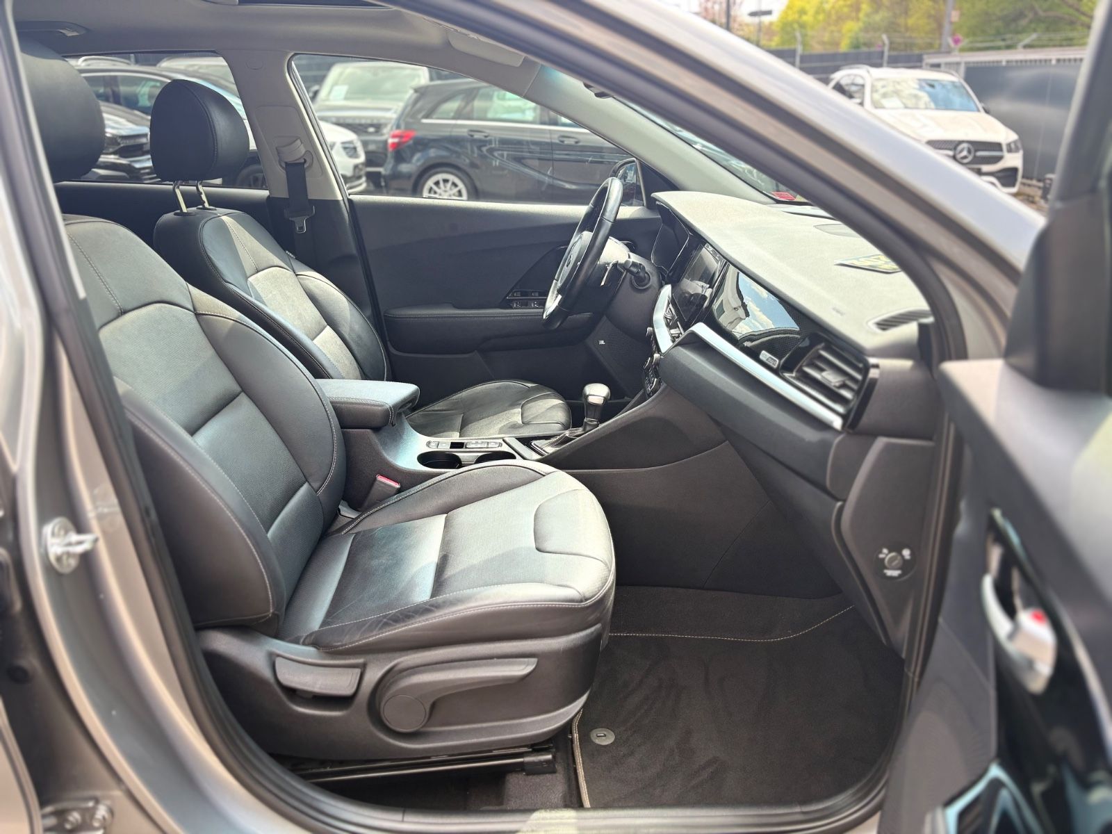 Fahrzeugabbildung Kia NIRO SPIRIT PLUG-IN HYBRID *SITZHEIZUNG*LEDER*