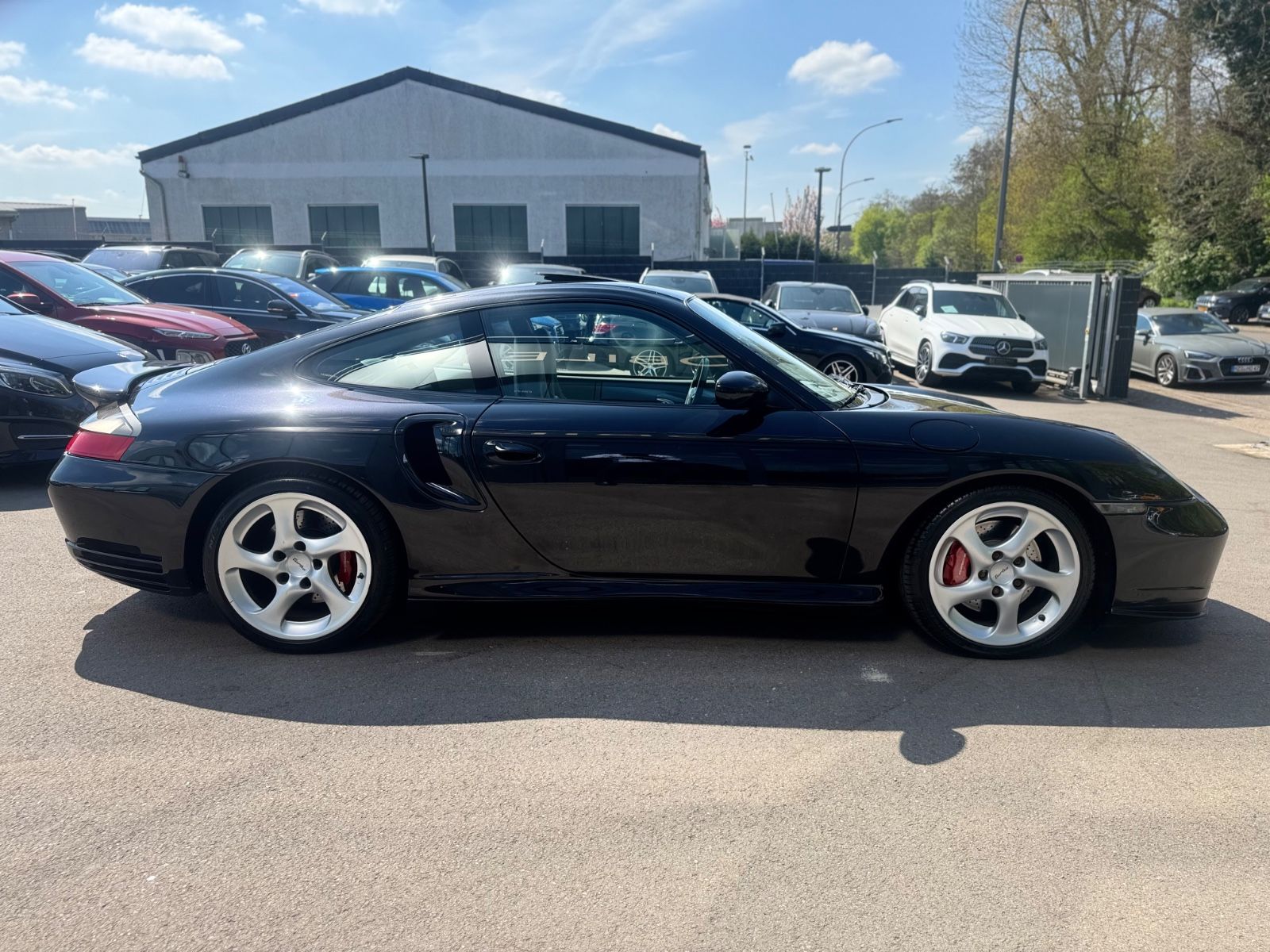 Fahrzeugabbildung Porsche 996 TURBO COUPE*AUT.*NAVI*BI-XENON*BOSE*EWG/COC*