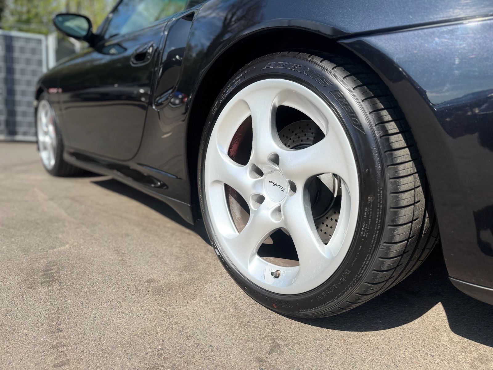 Fahrzeugabbildung Porsche 996 TURBO COUPE*AUT.*NAVI*BI-XENON*BOSE*EWG/COC*