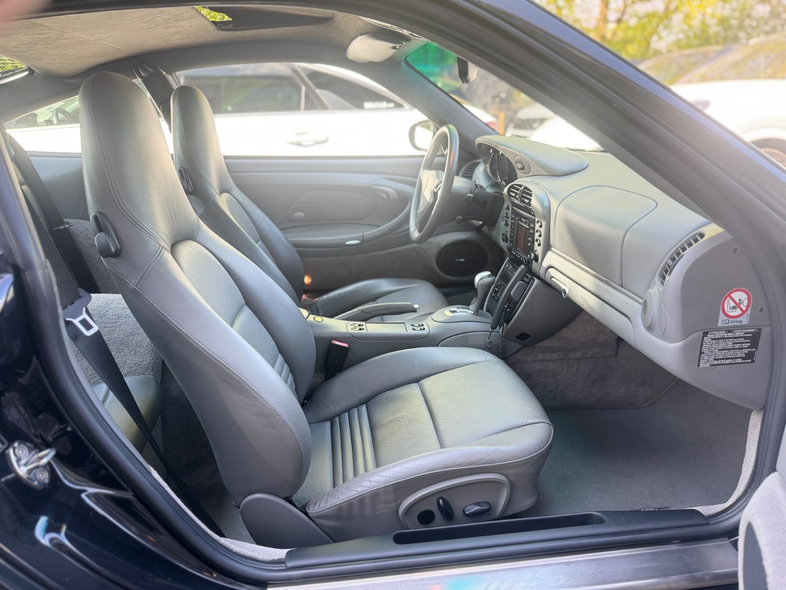 Fahrzeugabbildung Porsche 996 TURBO COUPE*AUT.*NAVI*BI-XENON*BOSE*EWG/COC*