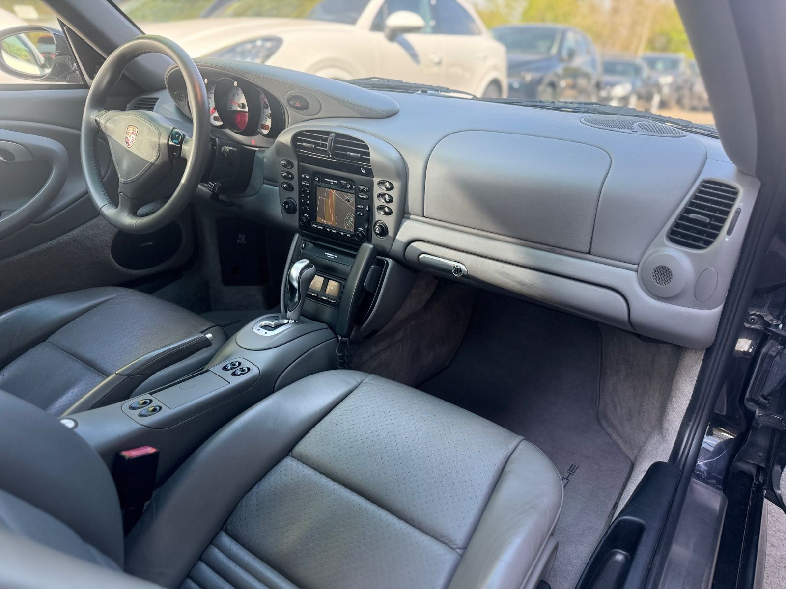 Fahrzeugabbildung Porsche 996 TURBO COUPE*AUT.*NAVI*BI-XENON*BOSE*EWG/COC*