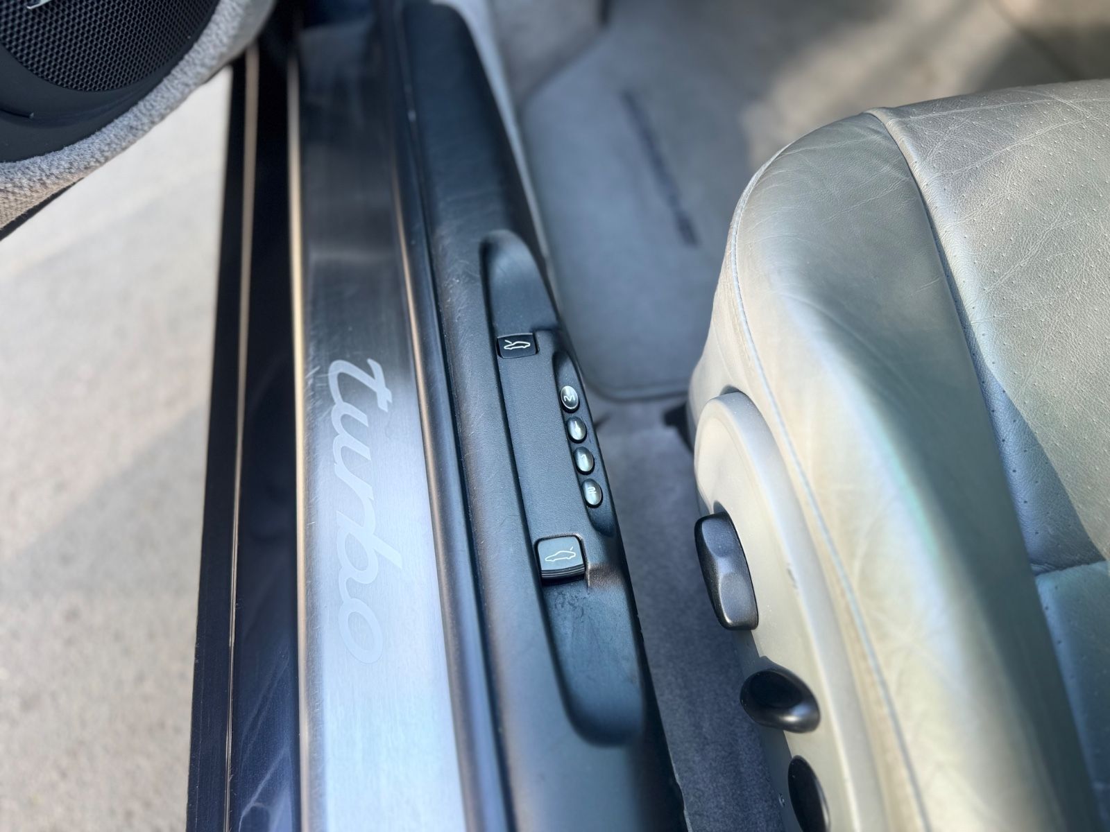 Fahrzeugabbildung Porsche 996 TURBO COUPE*AUT.*NAVI*BI-XENON*BOSE*EWG/COC*