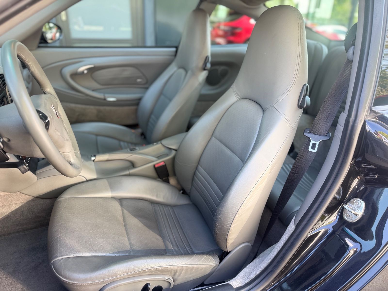 Fahrzeugabbildung Porsche 996 TURBO COUPE*AUT.*NAVI*BI-XENON*BOSE*EWG/COC*