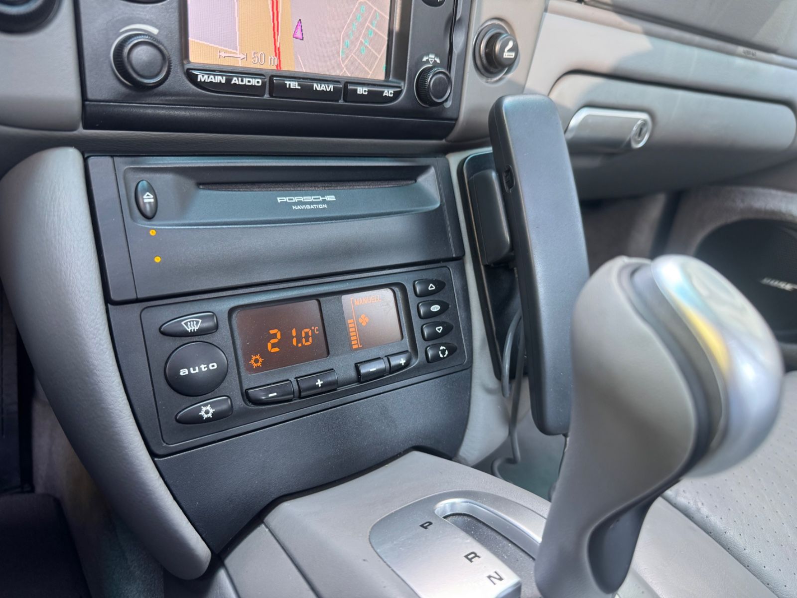 Fahrzeugabbildung Porsche 996 TURBO COUPE*AUT.*NAVI*BI-XENON*BOSE*EWG/COC*