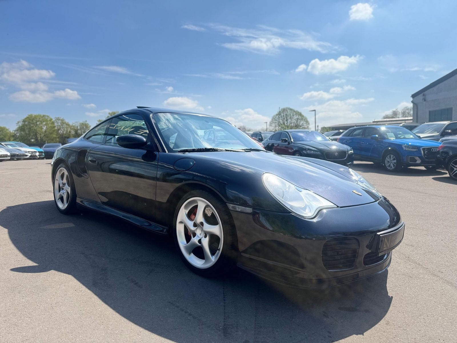 Fahrzeugabbildung Porsche 996 TURBO COUPE*AUT.*NAVI*BI-XENON*BOSE*EWG/COC*