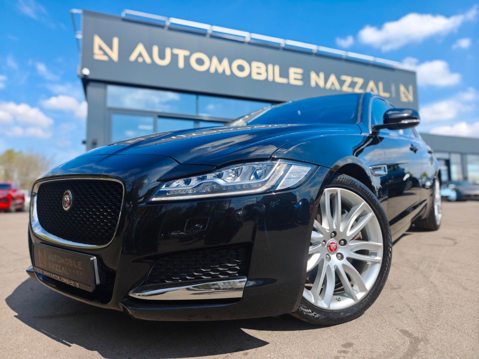 Fahrzeugabbildung Jaguar XF 300PS*PORTOFOLIO*SOUNDSYSTEM*NAVI*KAMERA*