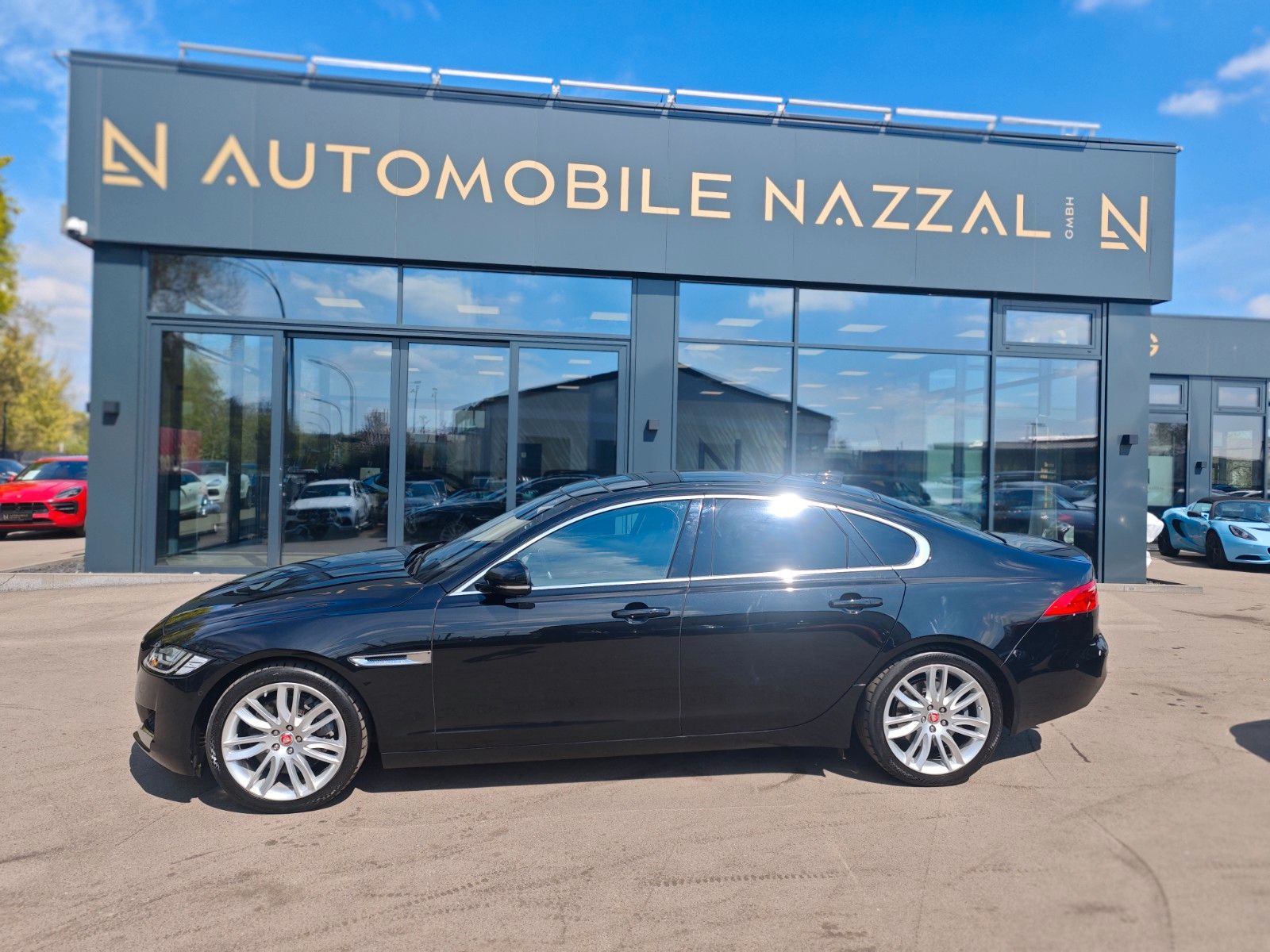 Fahrzeugabbildung Jaguar XF 300PS*PORTOFOLIO*SOUNDSYSTEM*NAVI*KAMERA*