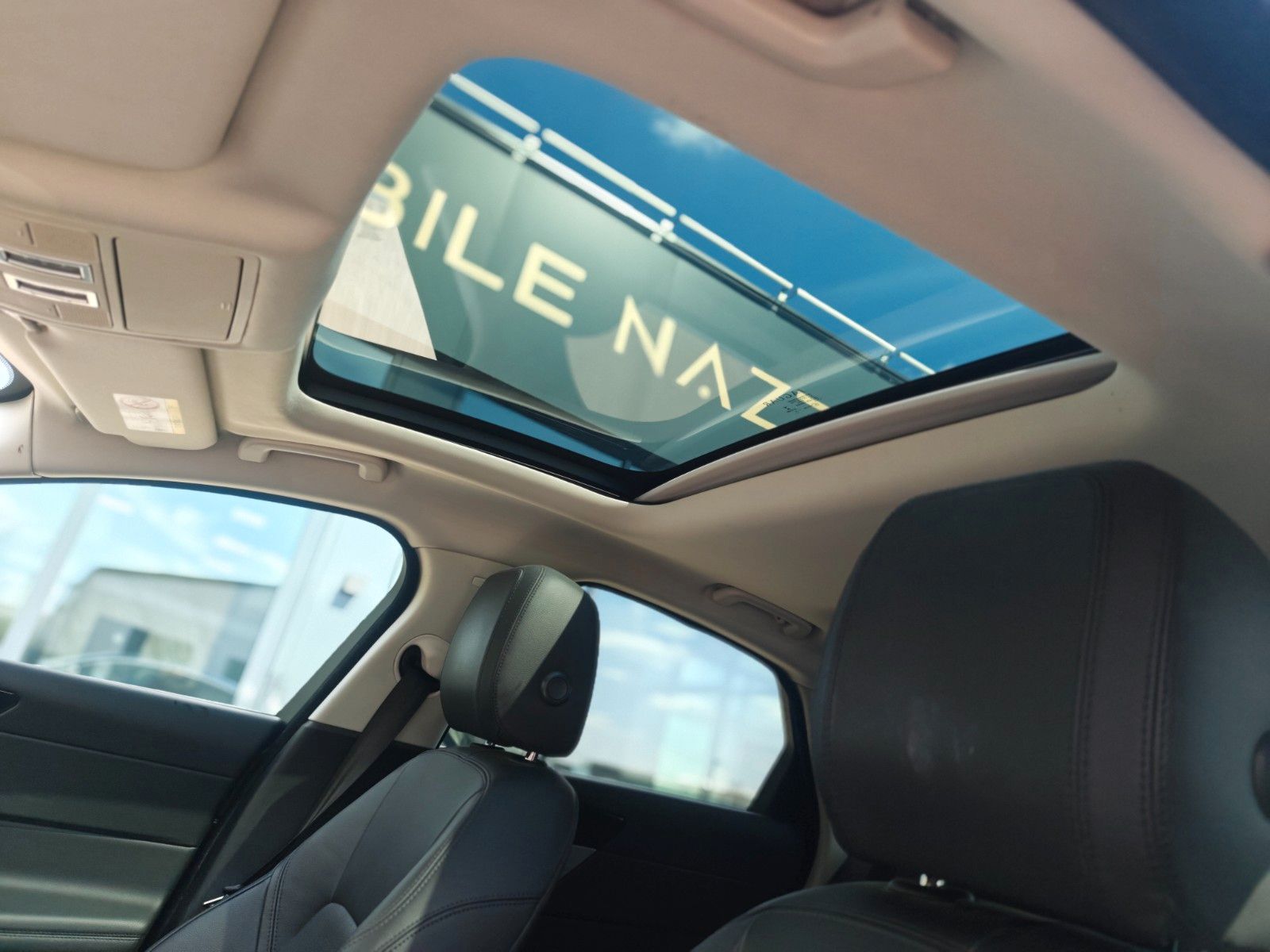 Fahrzeugabbildung Jaguar XF 300PS*PORTOFOLIO*SOUNDSYSTEM*NAVI*KAMERA*