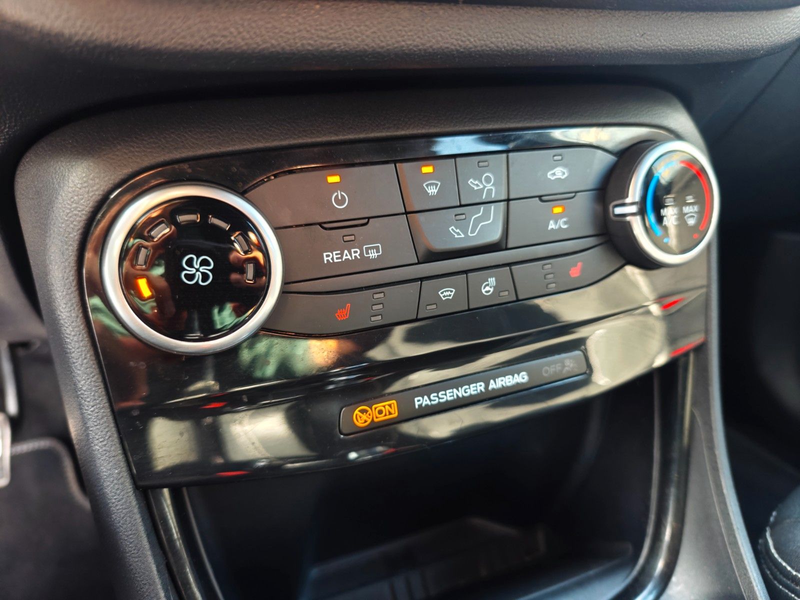 Fahrzeugabbildung Ford PUMA ST*RECARO SCHALEN*LED*KAMERA*ASSIST*1.HAND*