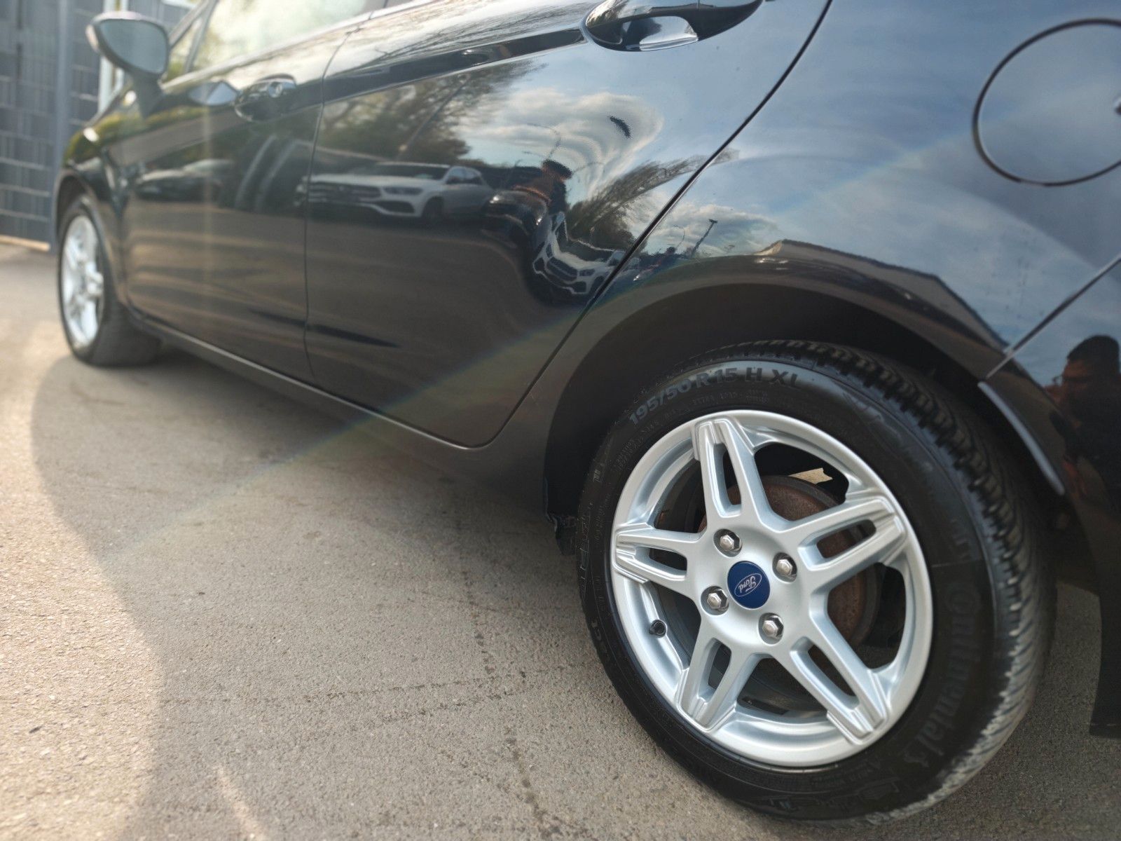 Fahrzeugabbildung Ford FIESTA TITANIUM *SHZ*ALU*KLIMA*NAVI*