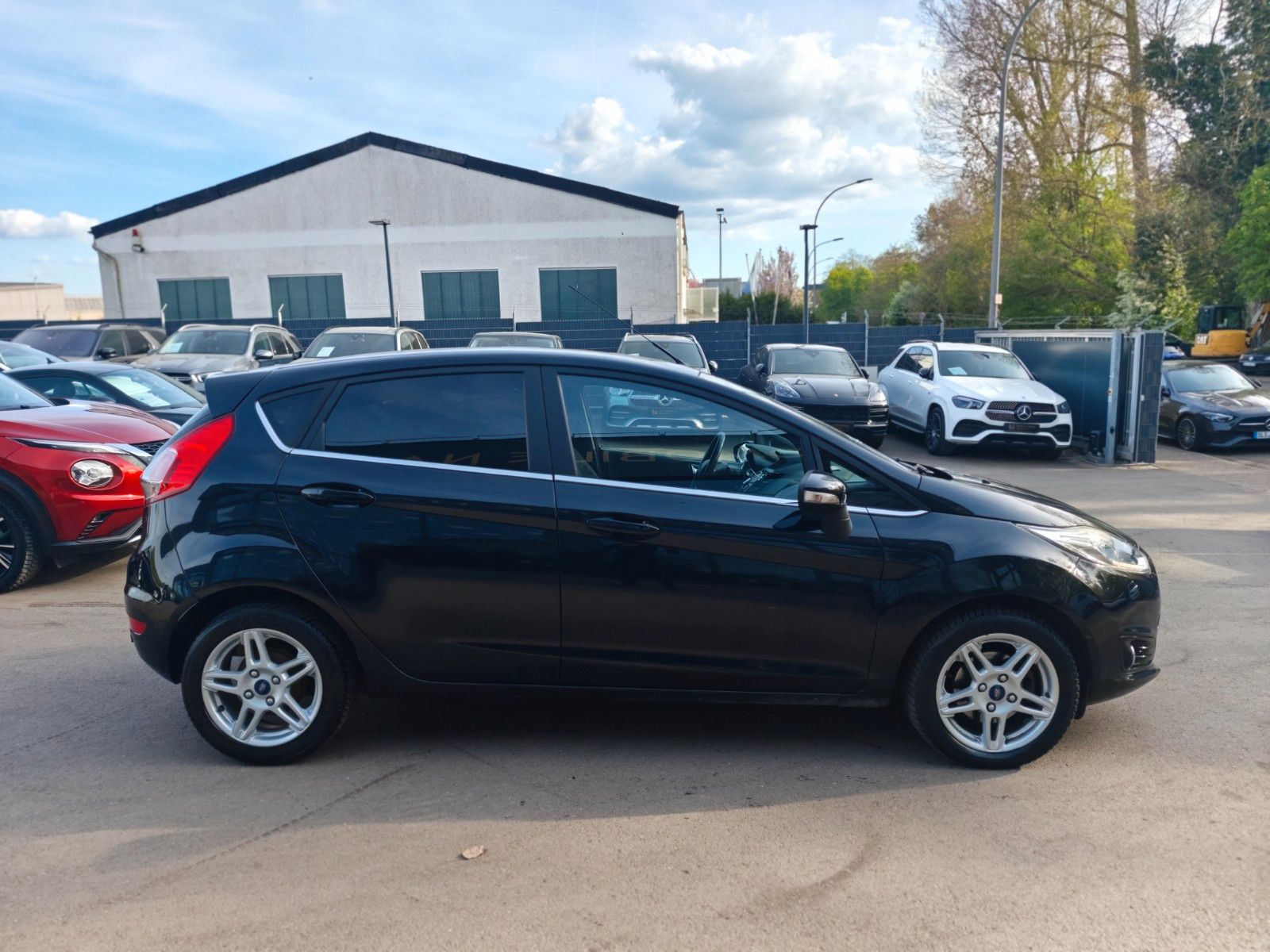 Fahrzeugabbildung Ford FIESTA TITANIUM *SHZ*ALU*KLIMA*NAVI*