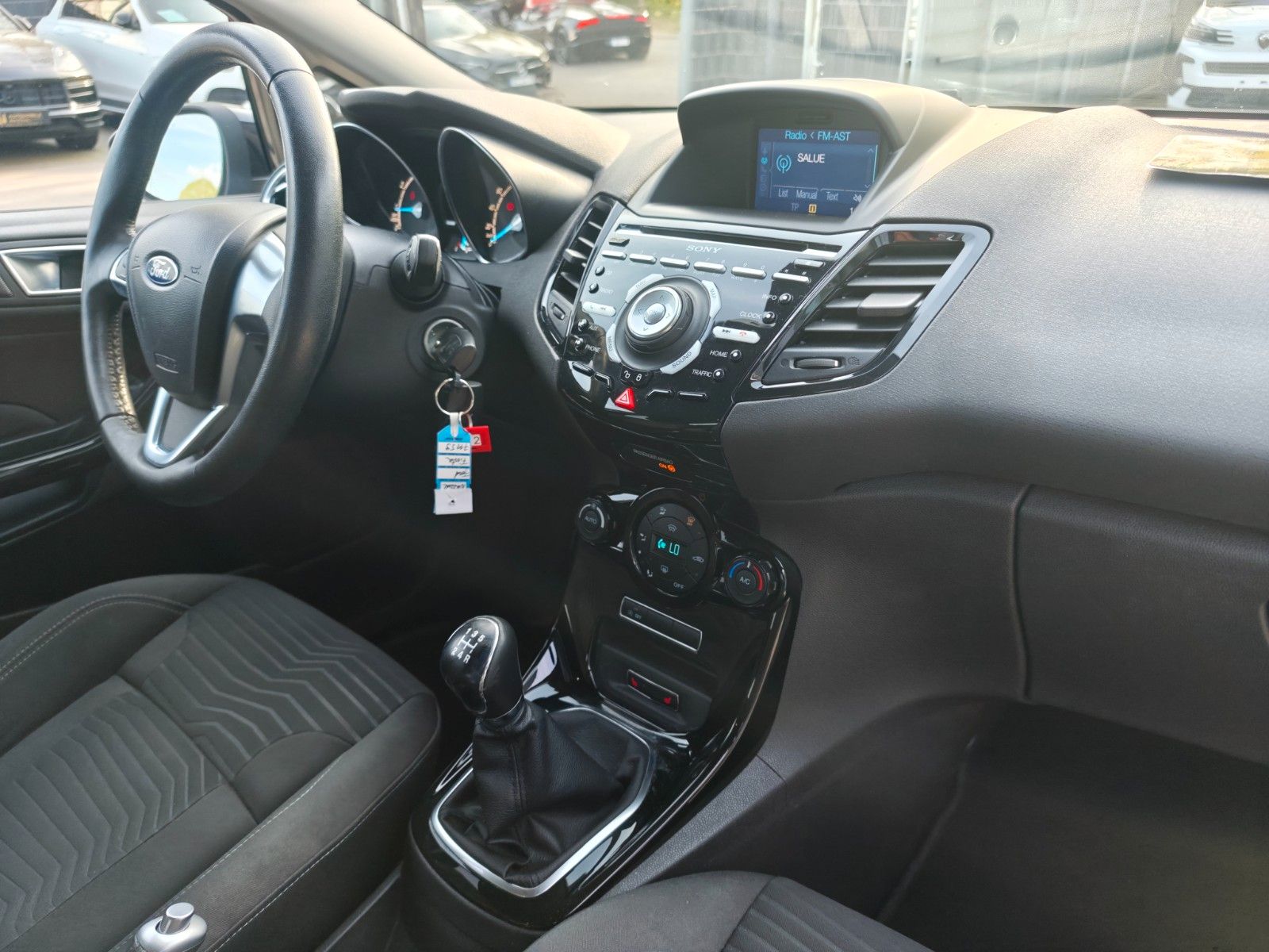 Fahrzeugabbildung Ford FIESTA TITANIUM *SHZ*ALU*KLIMA*NAVI*