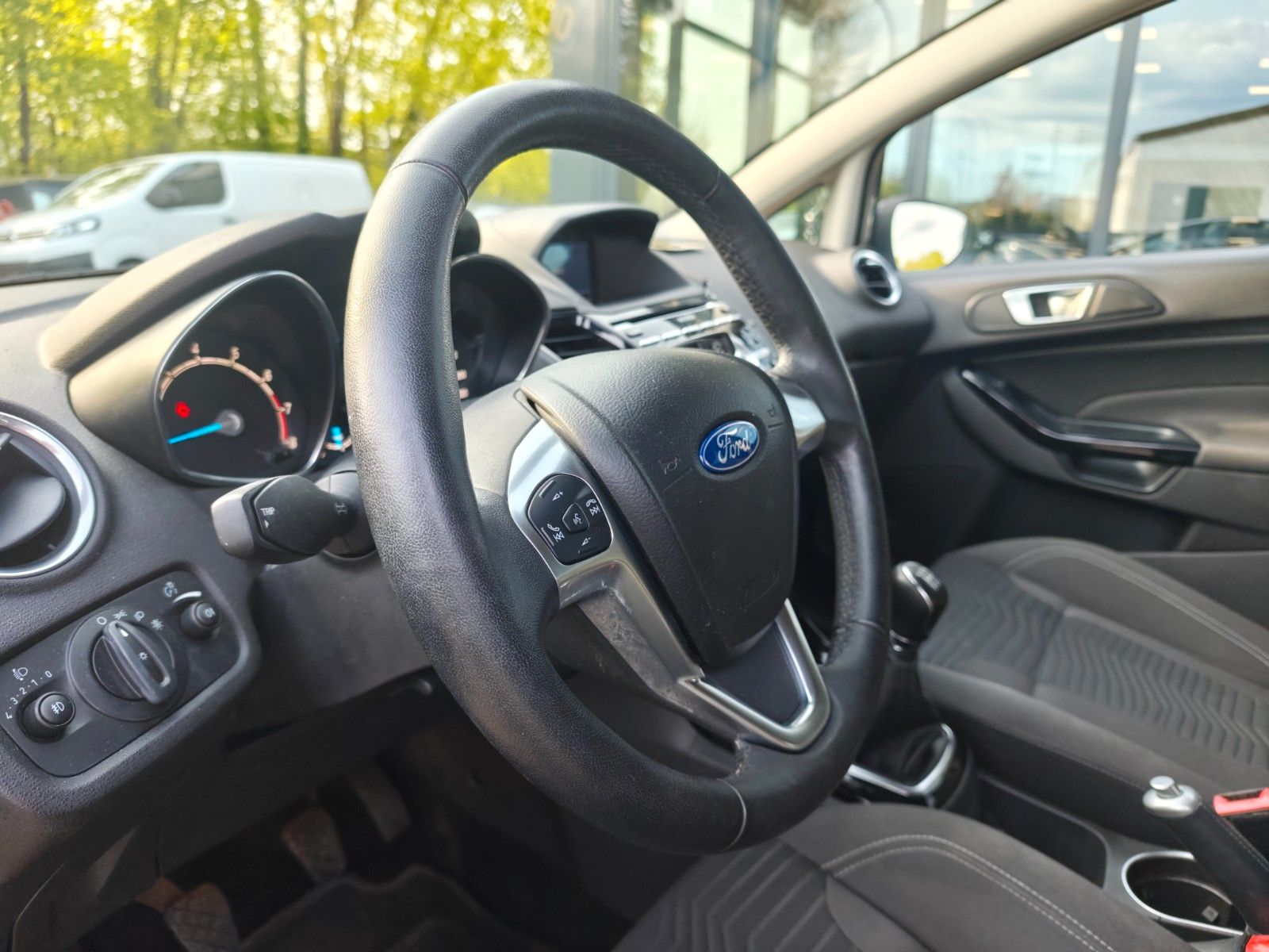Fahrzeugabbildung Ford FIESTA TITANIUM *SHZ*ALU*KLIMA*NAVI*