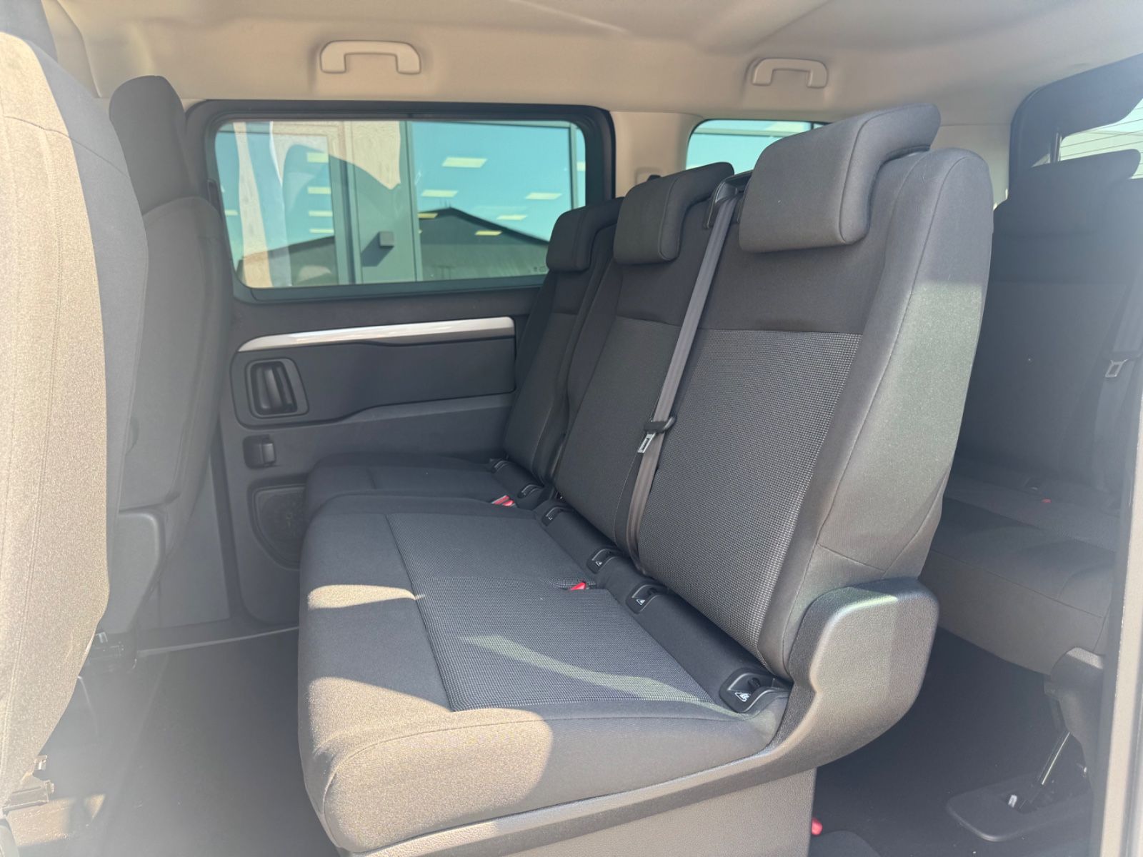 Fahrzeugabbildung Peugeot TRAVELLER ACTIVE L2*FACELIFT*8.SITZER*KAM*NAVI*