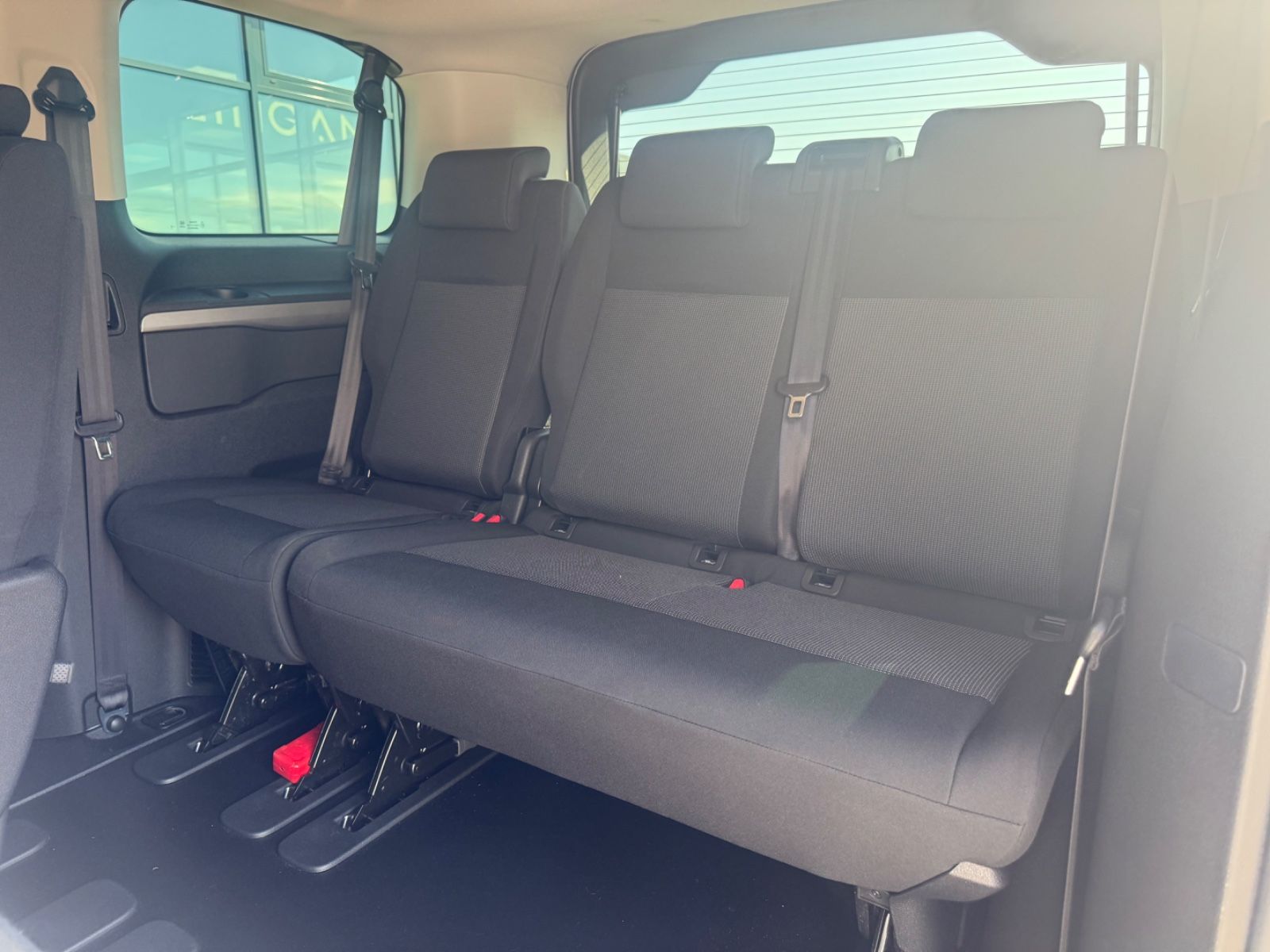 Fahrzeugabbildung Peugeot TRAVELLER ACTIVE L2*FACELIFT*8.SITZER*KAM*NAVI*