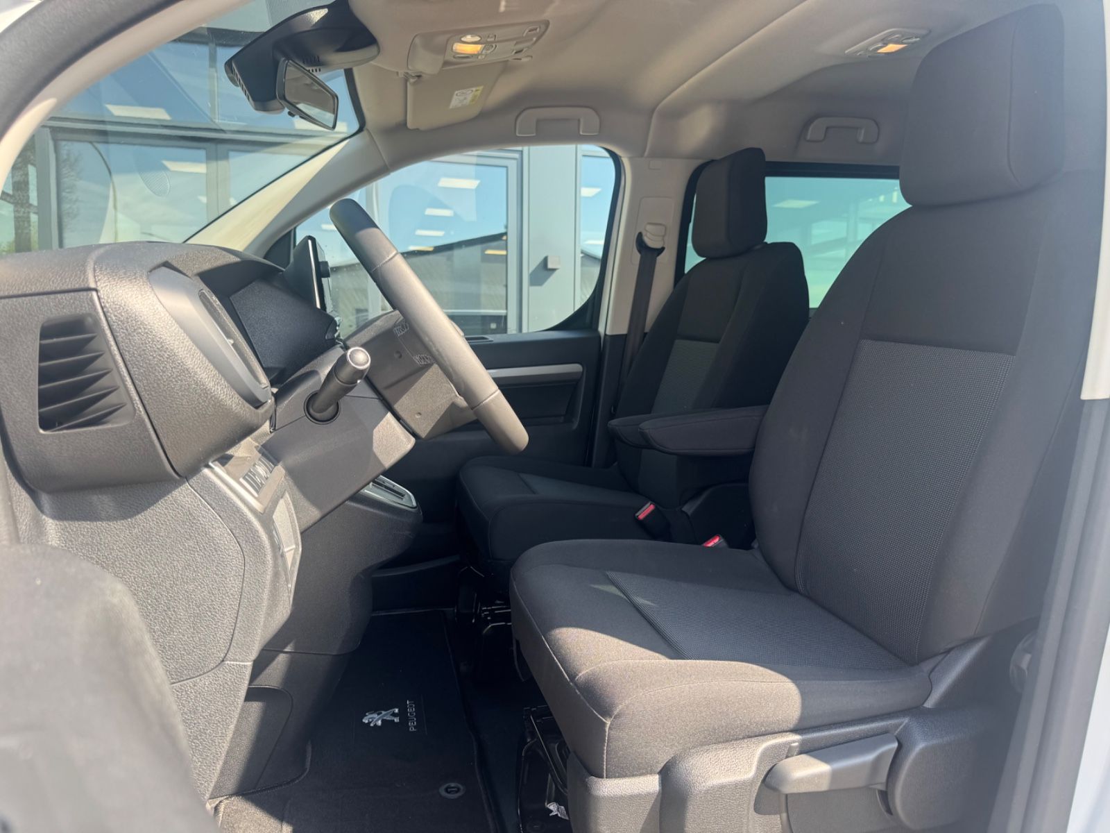 Fahrzeugabbildung Peugeot TRAVELLER ACTIVE L2*FACELIFT*8.SITZER*KAM*NAVI*