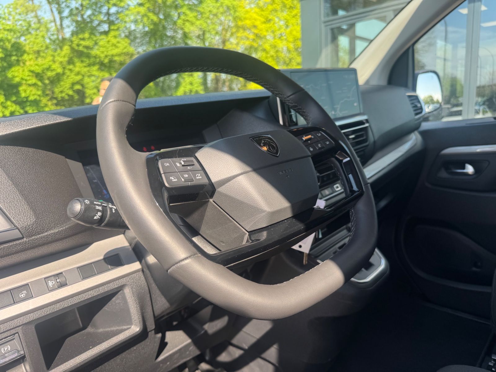 Fahrzeugabbildung Peugeot TRAVELLER ACTIVE L2*FACELIFT*8.SITZER*KAM*NAVI*