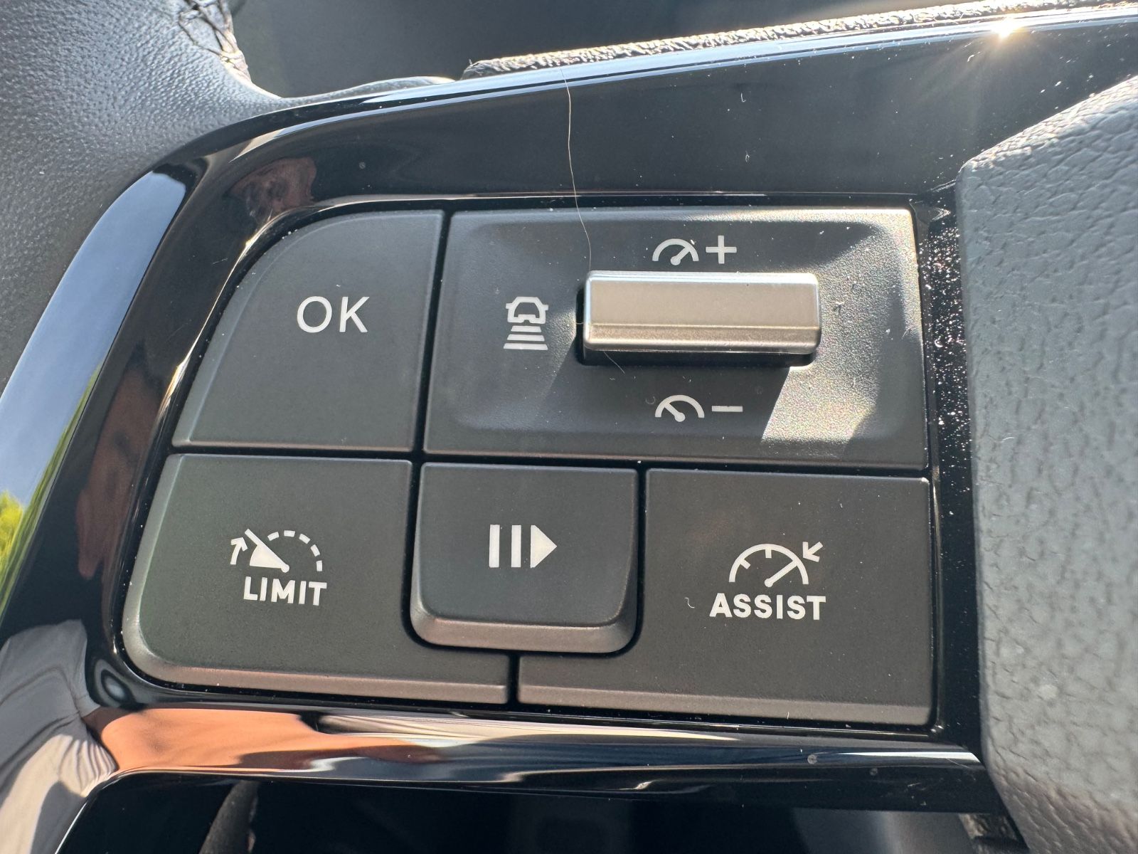 Fahrzeugabbildung Peugeot TRAVELLER ACTIVE L2*FACELIFT*8.SITZER*KAM*NAVI*