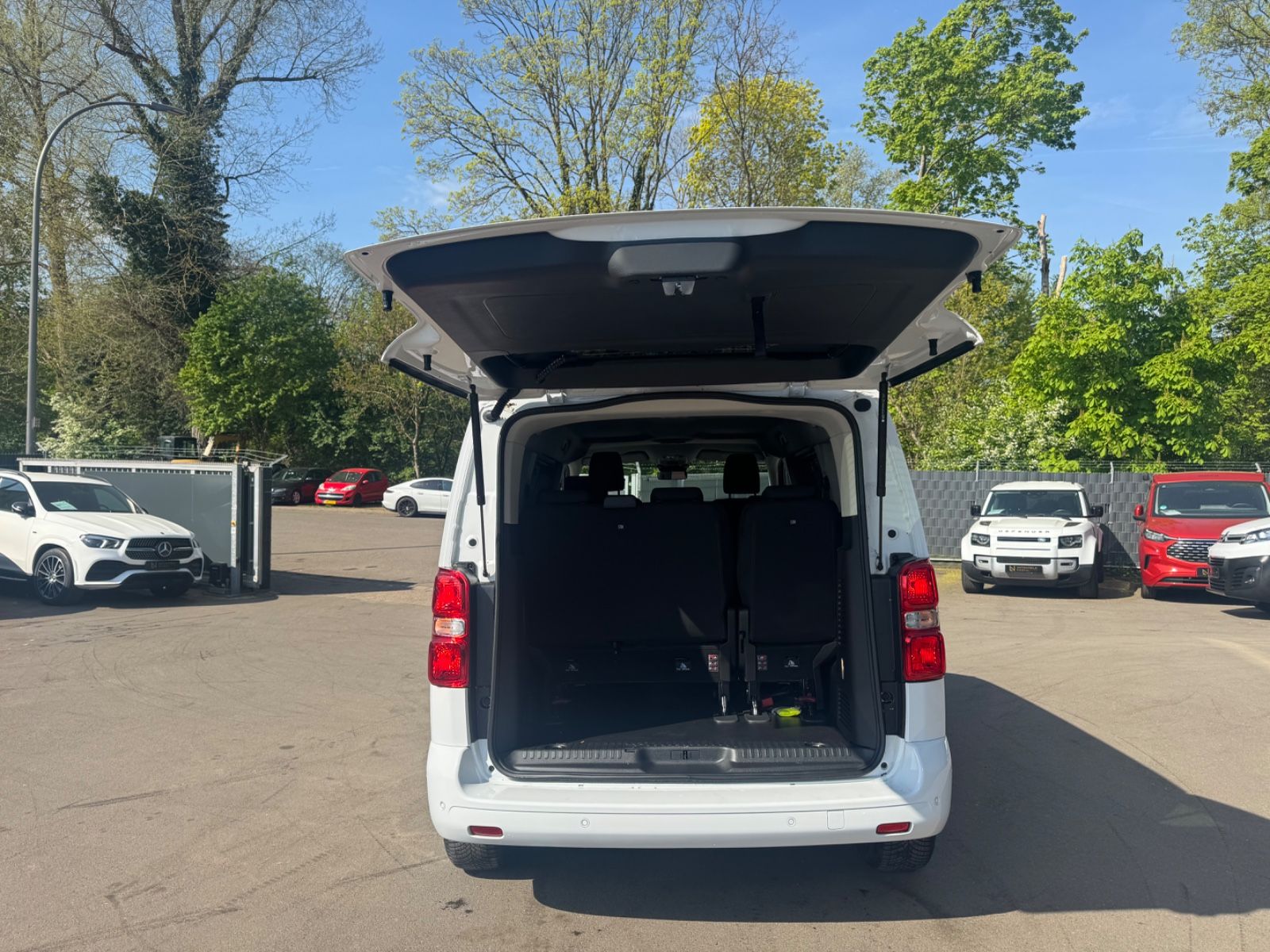 Fahrzeugabbildung Peugeot TRAVELLER ACTIVE L2*FACELIFT*8.SITZER*KAM*NAVI*