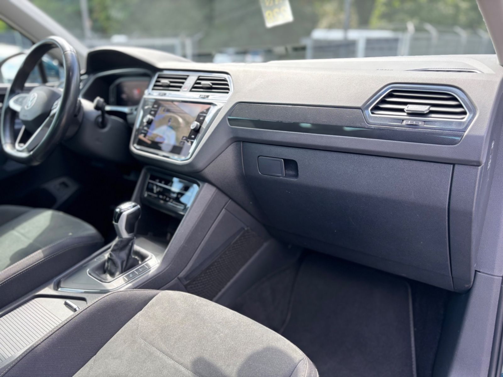 Fahrzeugabbildung Volkswagen TIGUAN ELEGANCE PLUG IN HYBRID*LED*NIGHTS-BLUE*