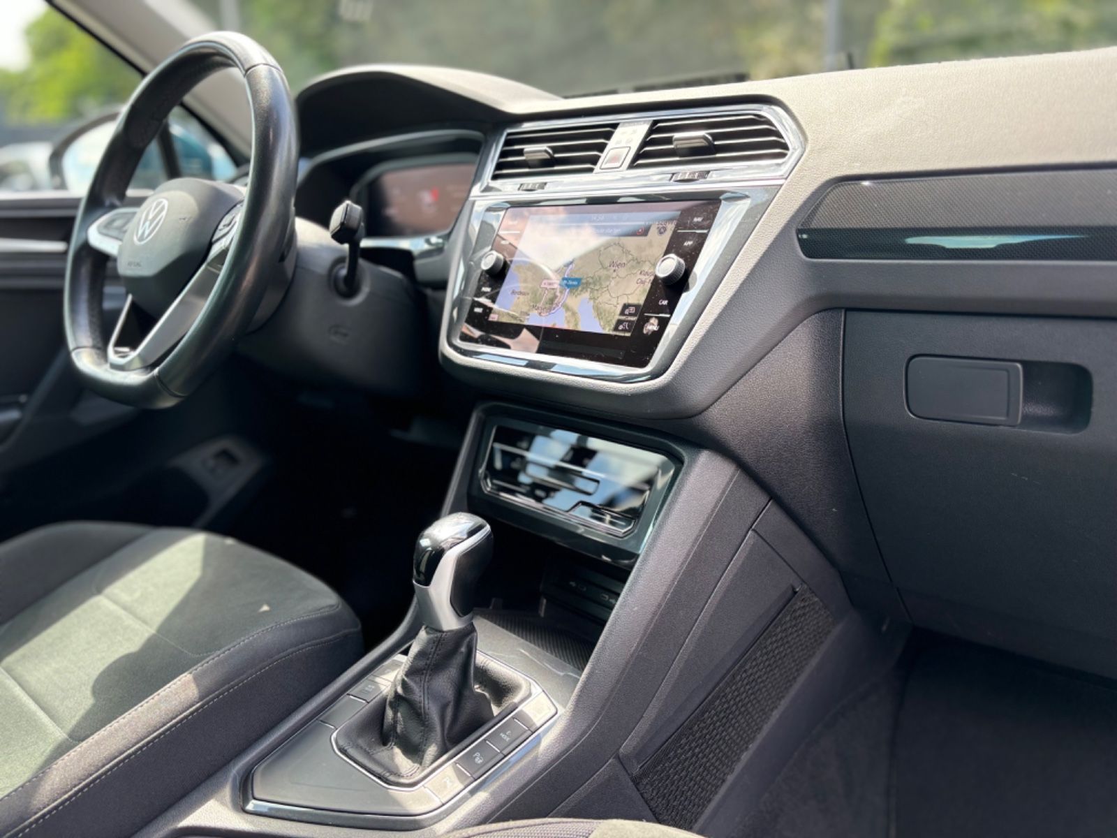 Fahrzeugabbildung Volkswagen TIGUAN ELEGANCE PLUG IN HYBRID*LED*NIGHTS-BLUE*