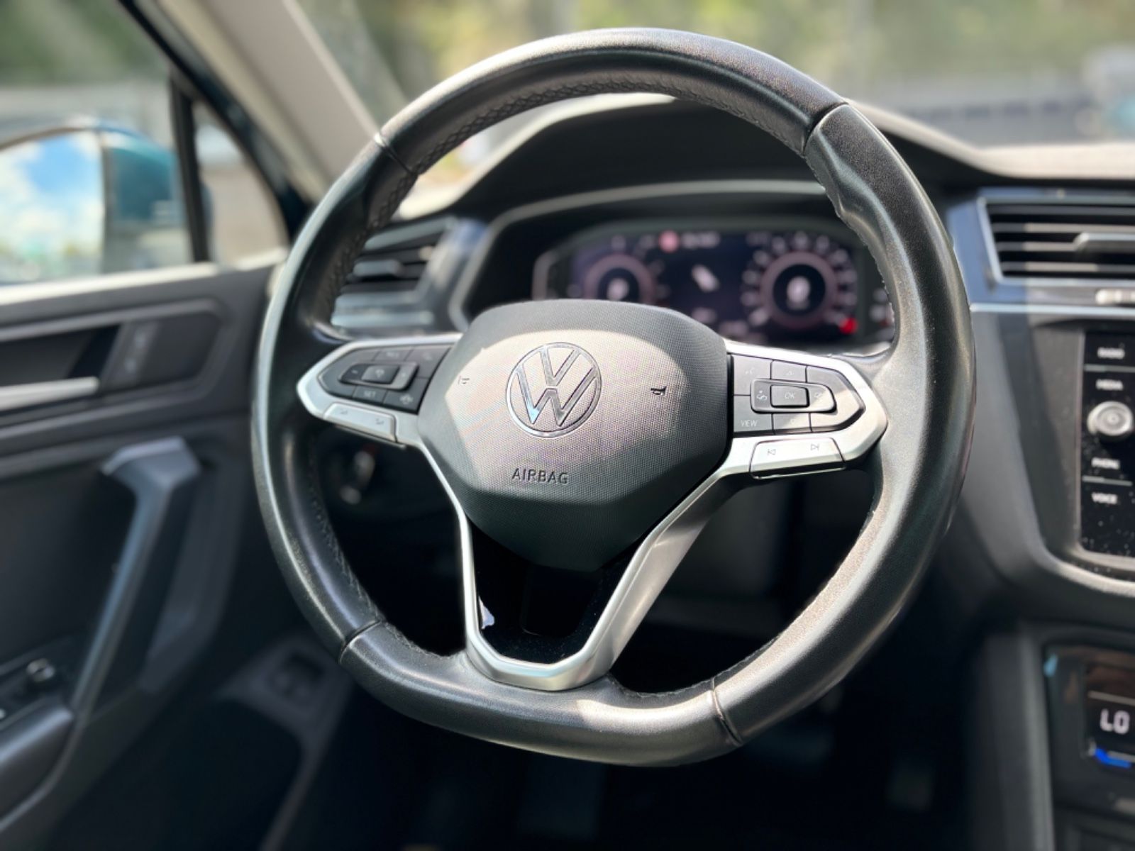 Fahrzeugabbildung Volkswagen TIGUAN ELEGANCE PLUG IN HYBRID*LED*NIGHTS-BLUE*