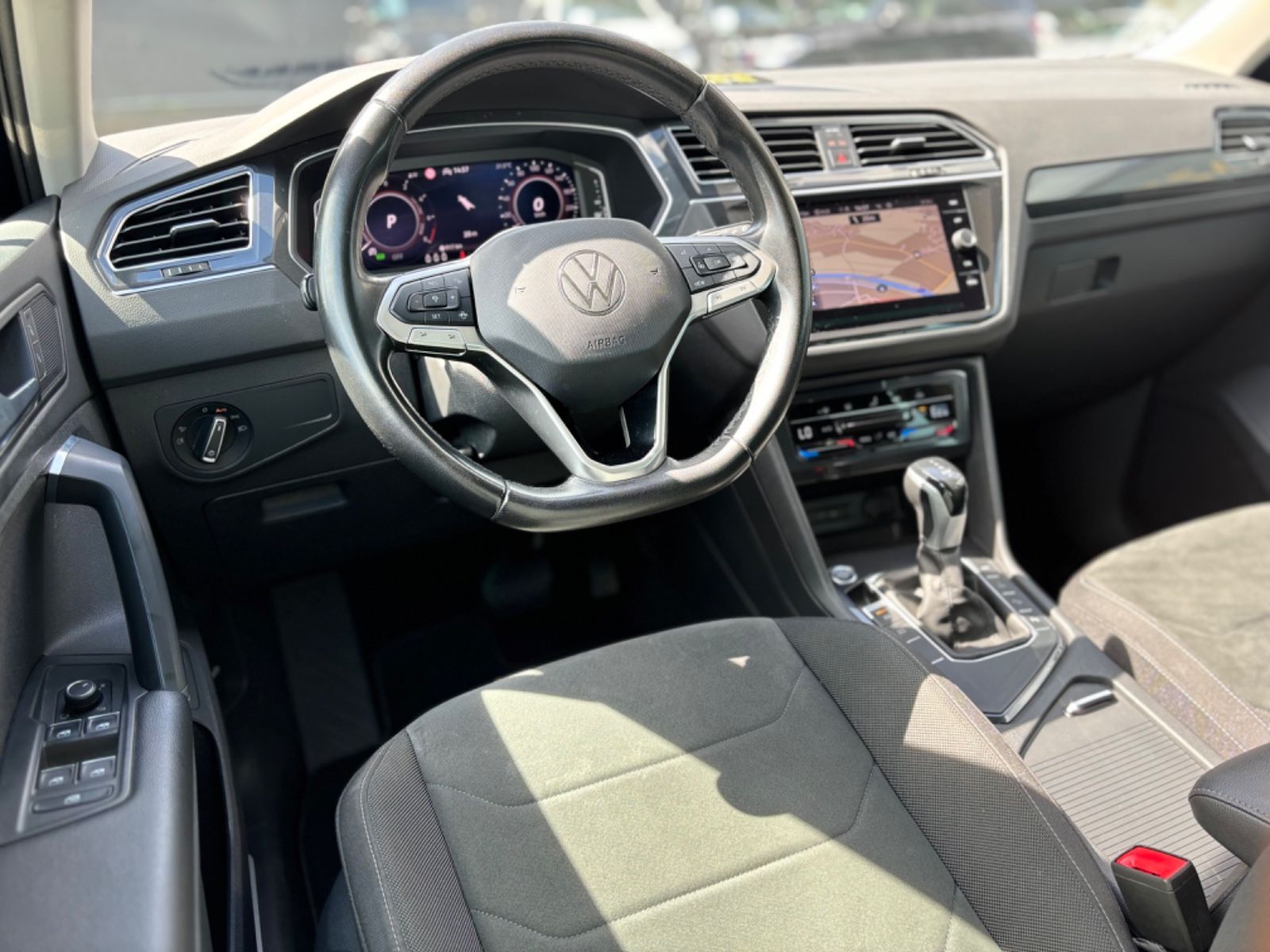 Fahrzeugabbildung Volkswagen TIGUAN ELEGANCE PLUG IN HYBRID*LED*NIGHTS-BLUE*